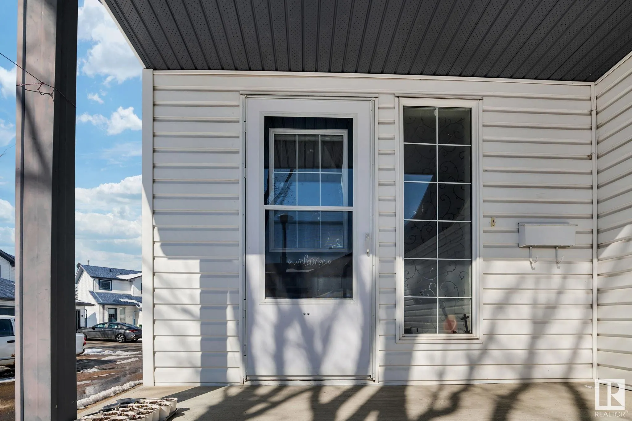 3 GROVE MEADOW Drive