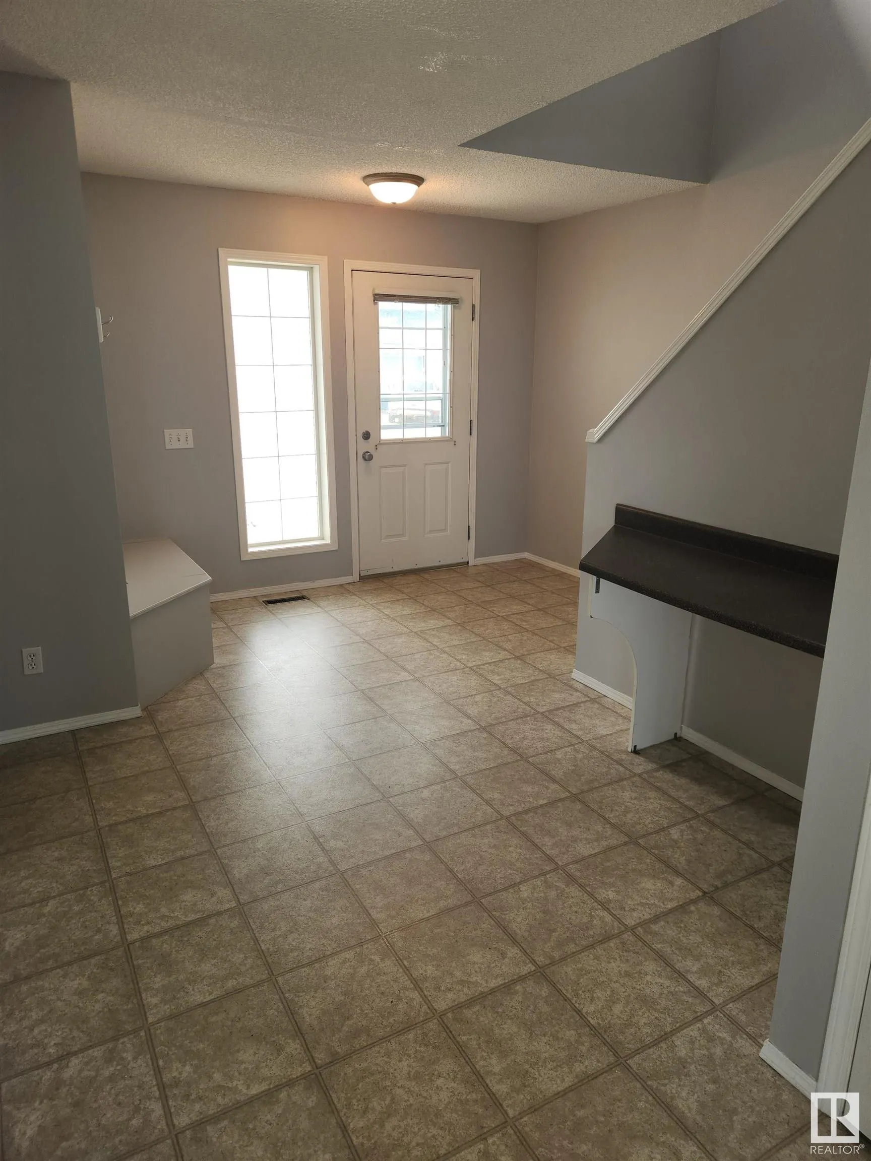 3 GROVE MEADOW Drive