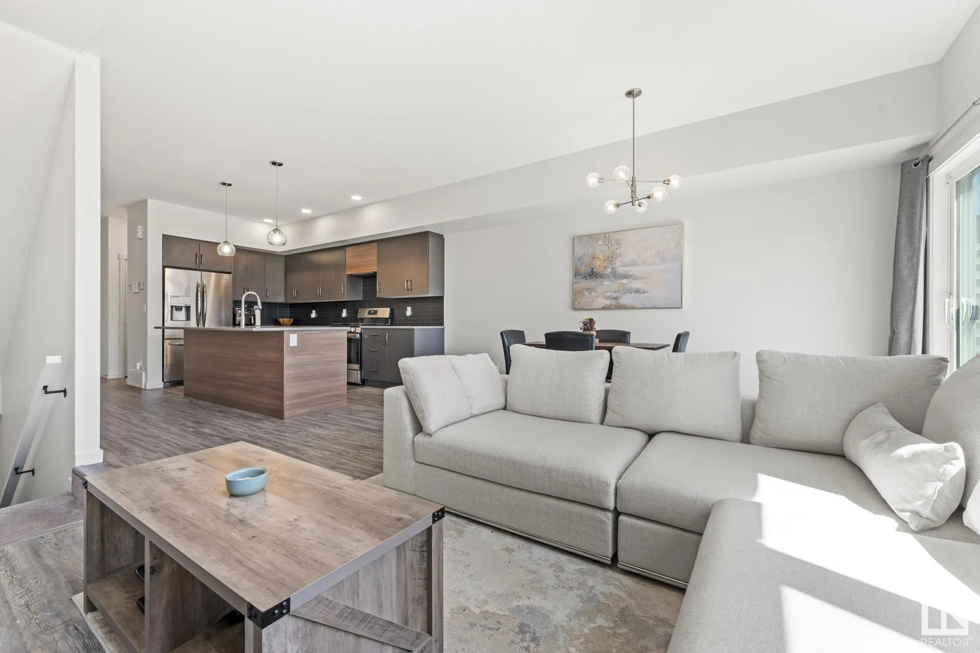 50 EDINBURGH CRT