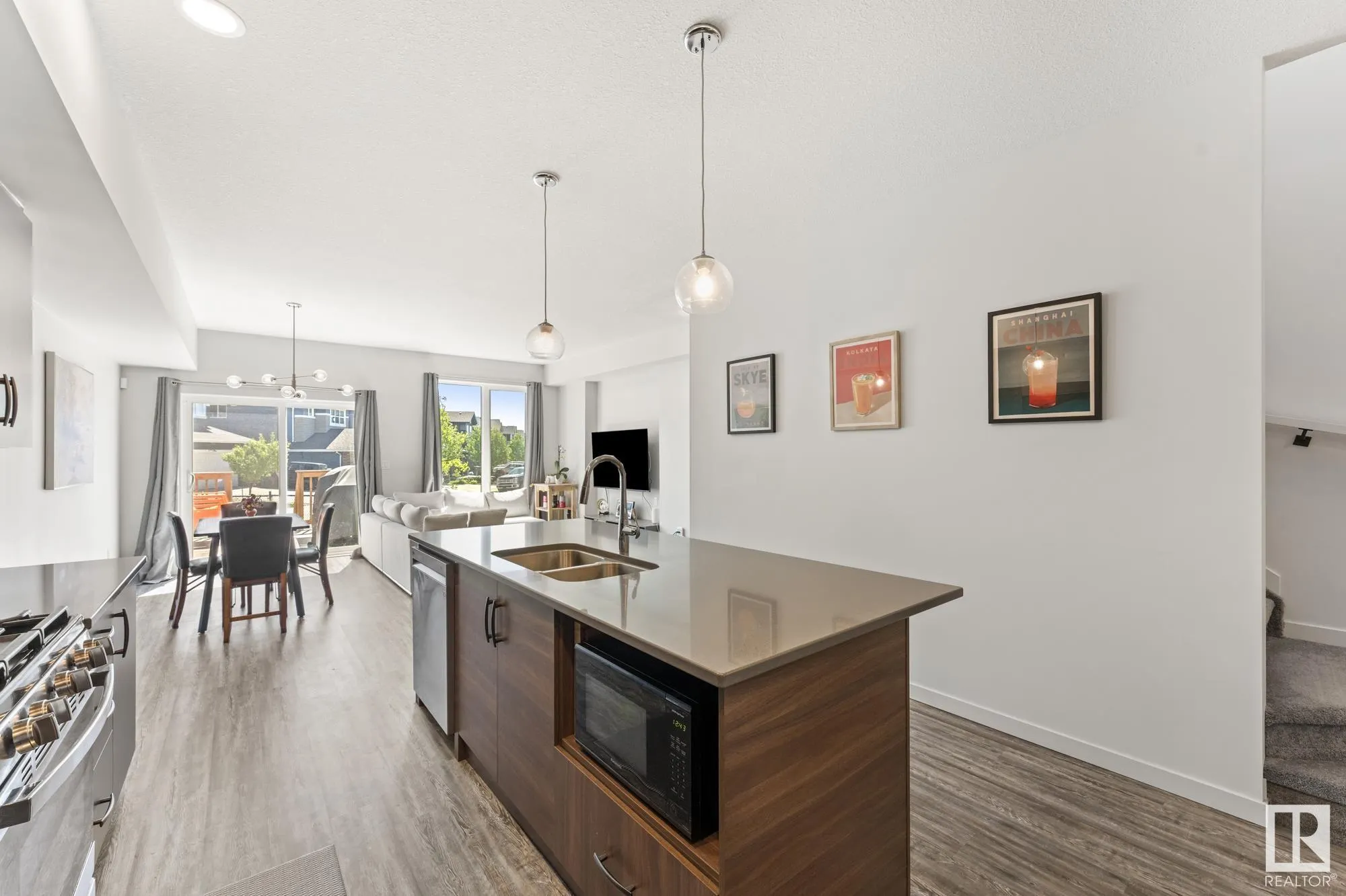 50 EDINBURGH CRT