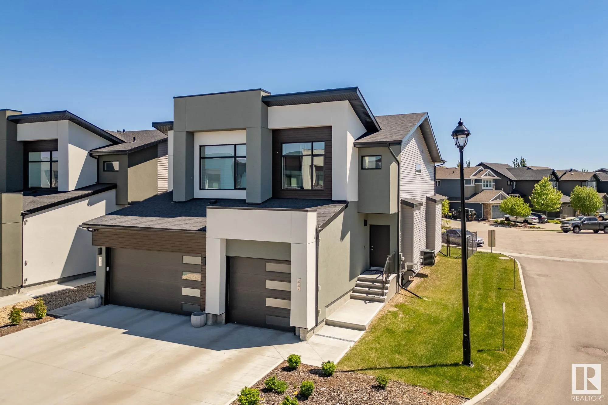 50 EDINBURGH CRT