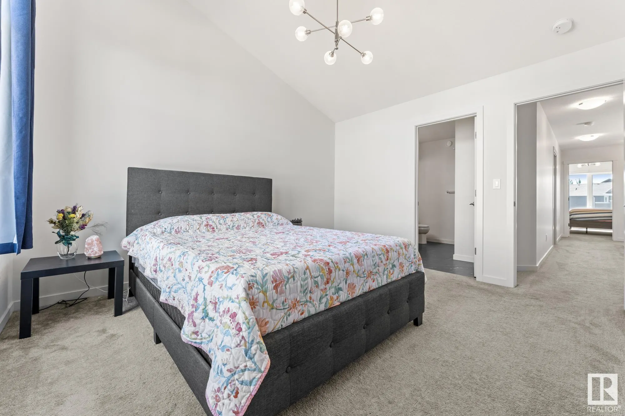 50 EDINBURGH CRT
