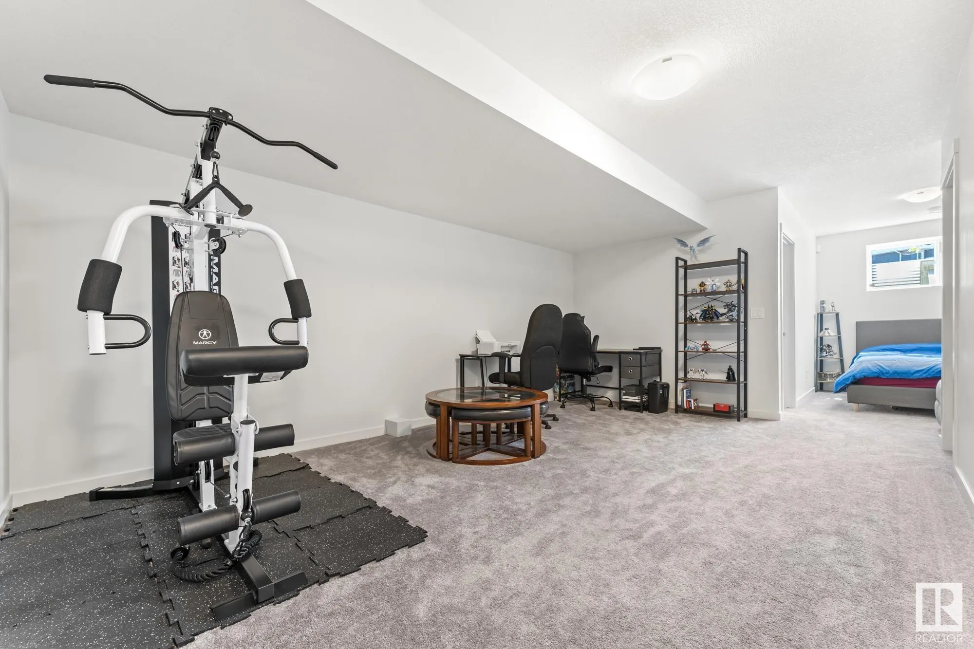 50 EDINBURGH CRT