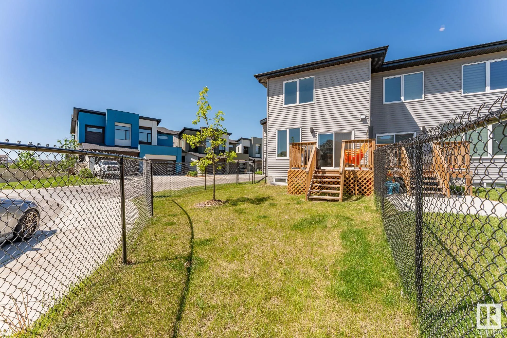 50 EDINBURGH CRT