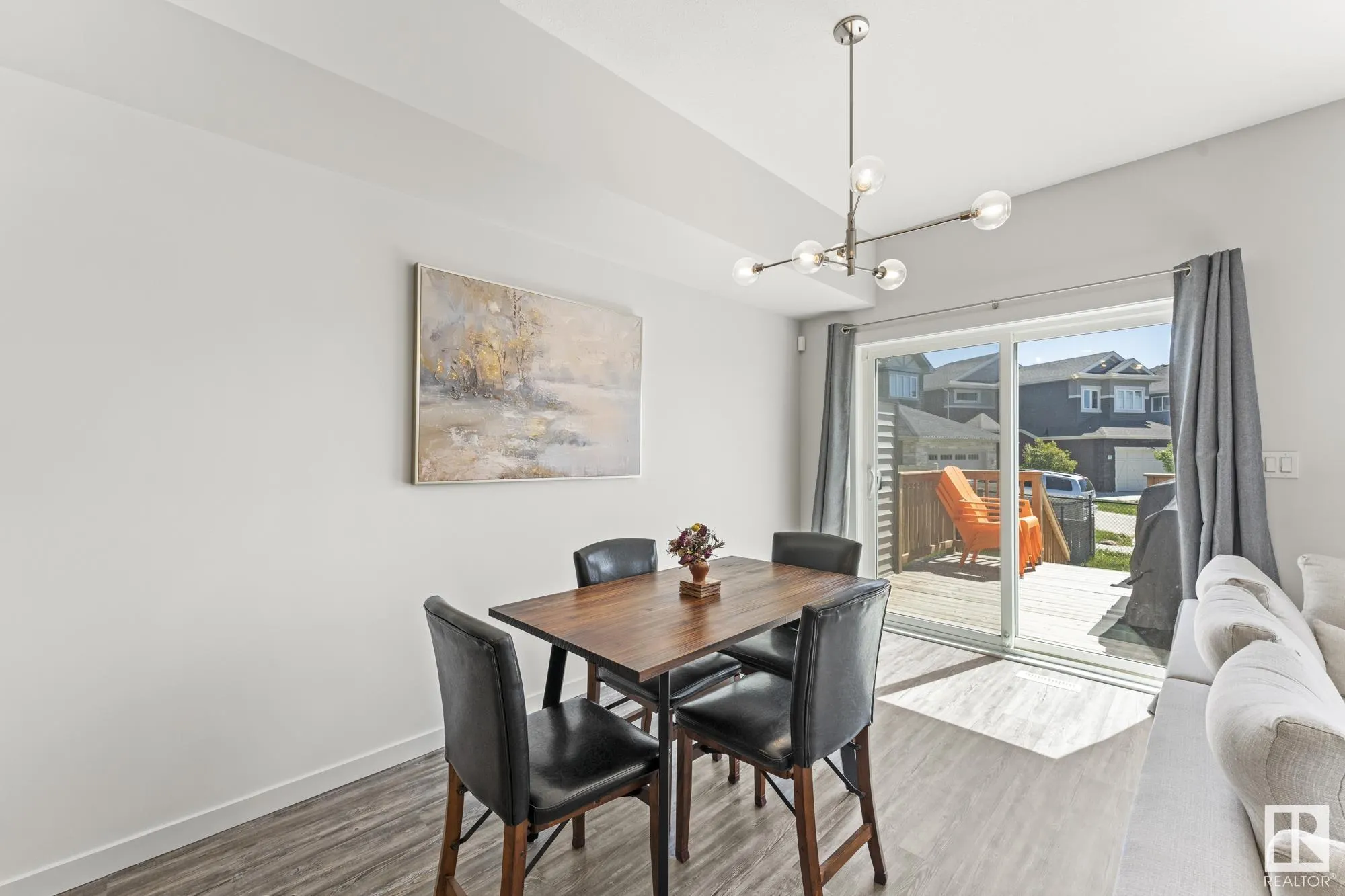 50 EDINBURGH CRT