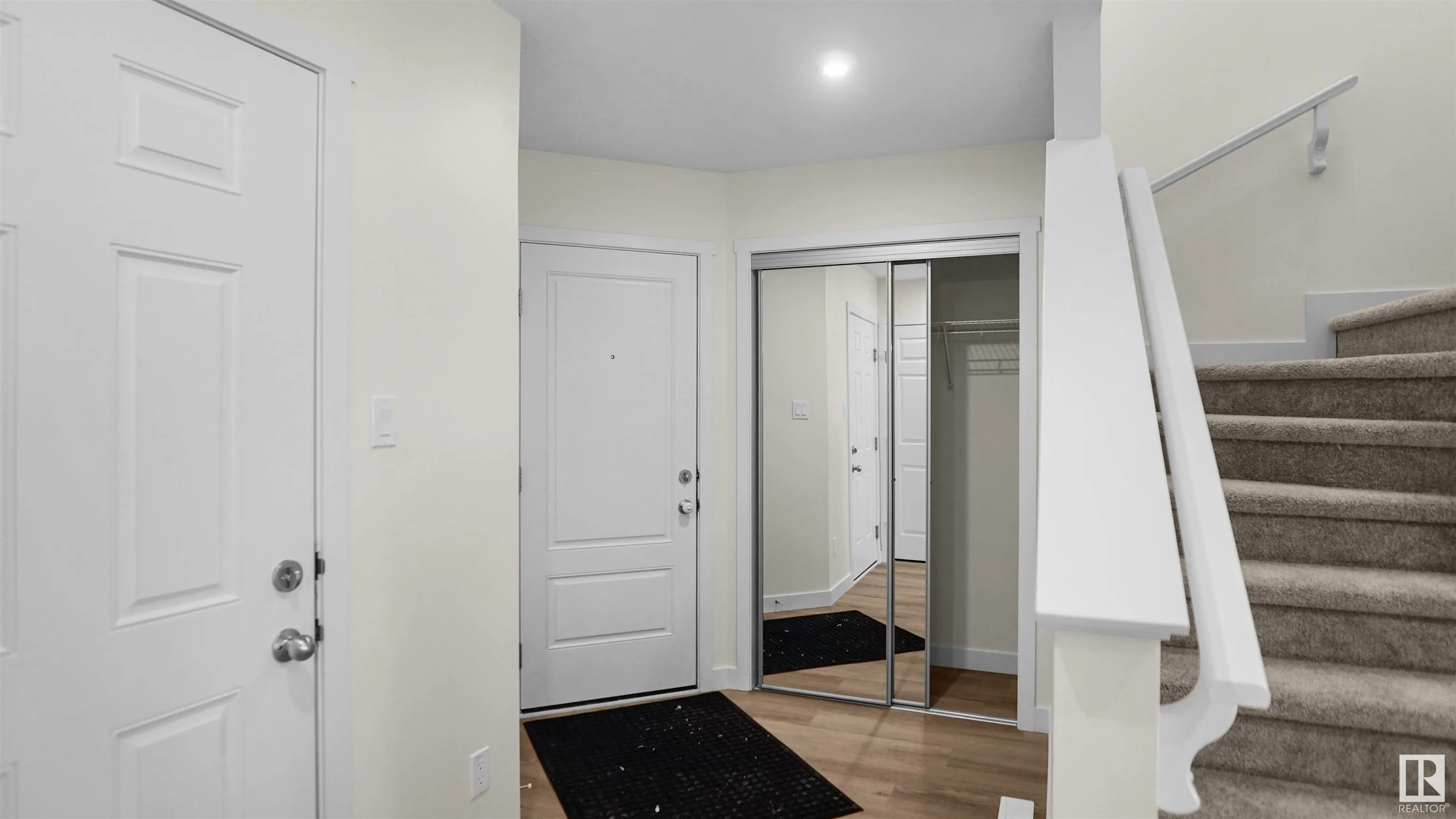 8893 Carson Way