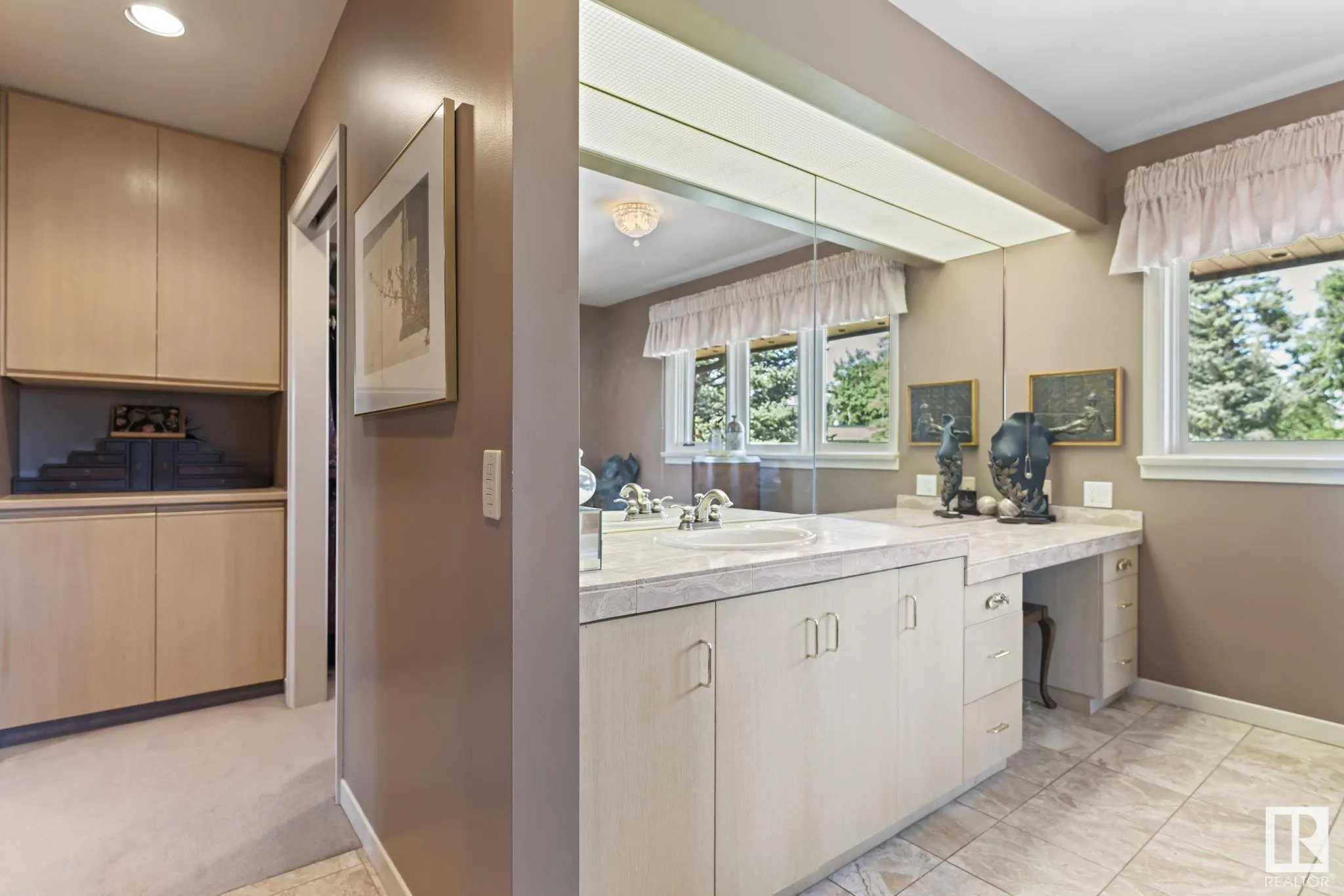 8 VALLEYVIEW Point(e)