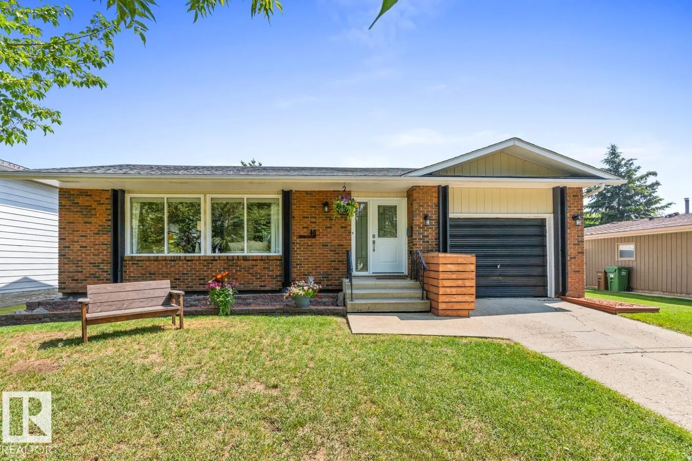 40 AUSTIN Crescent