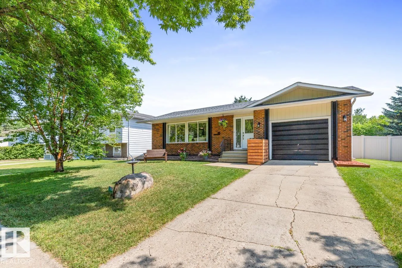 40 AUSTIN Crescent
