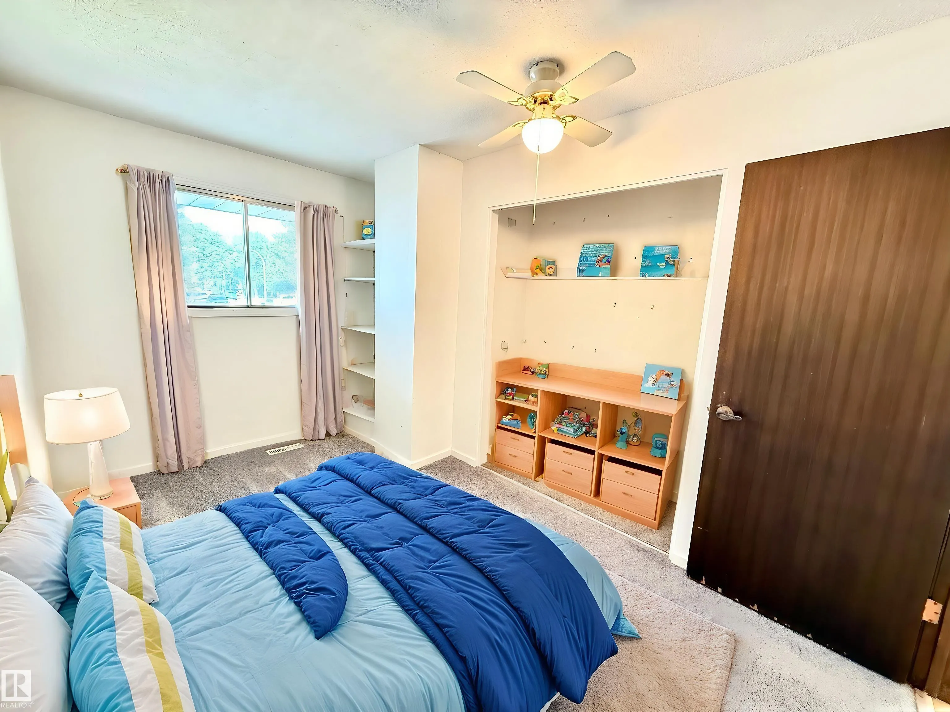 29 CAMELOT Crescent
