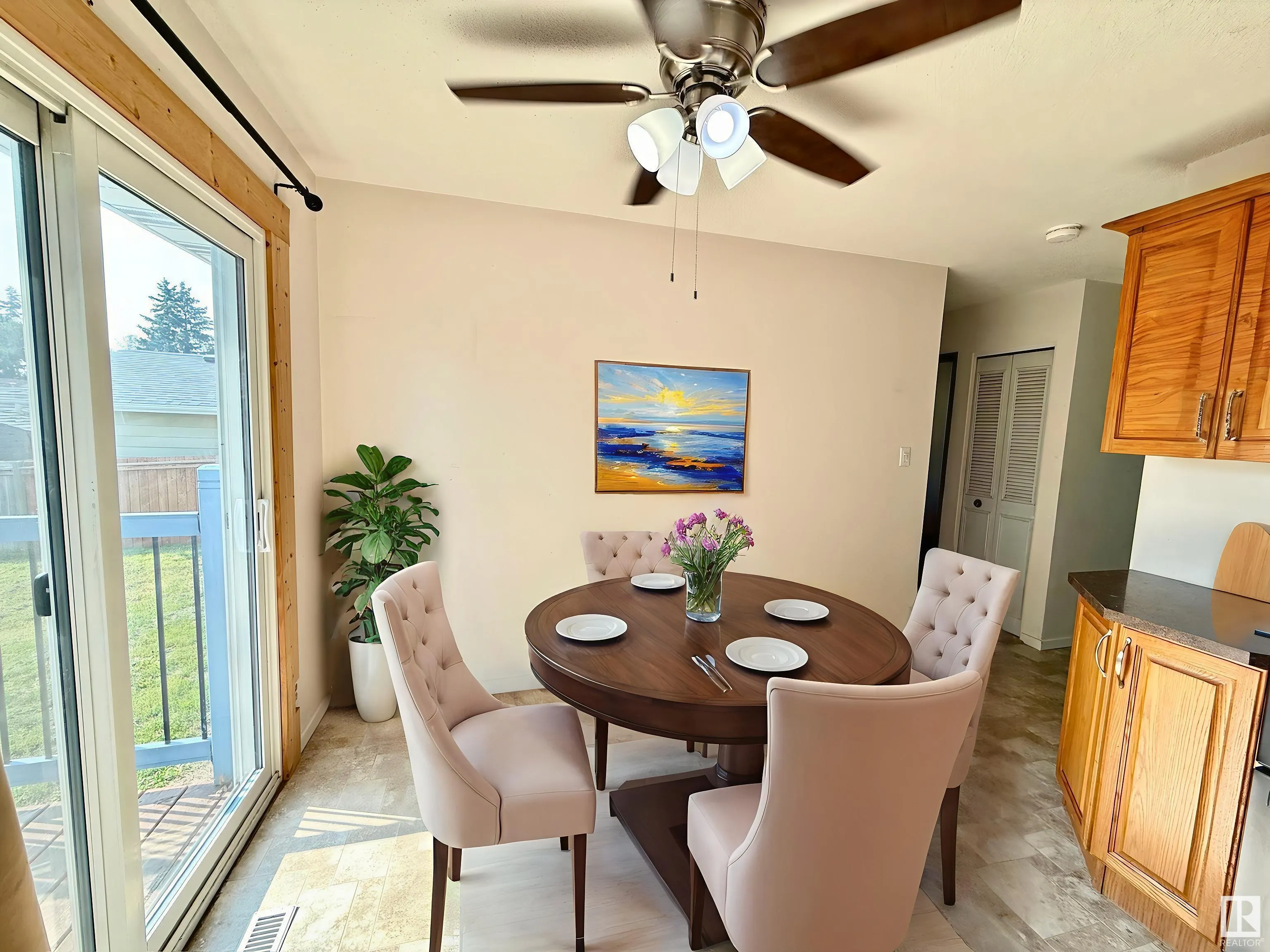 29 CAMELOT Crescent