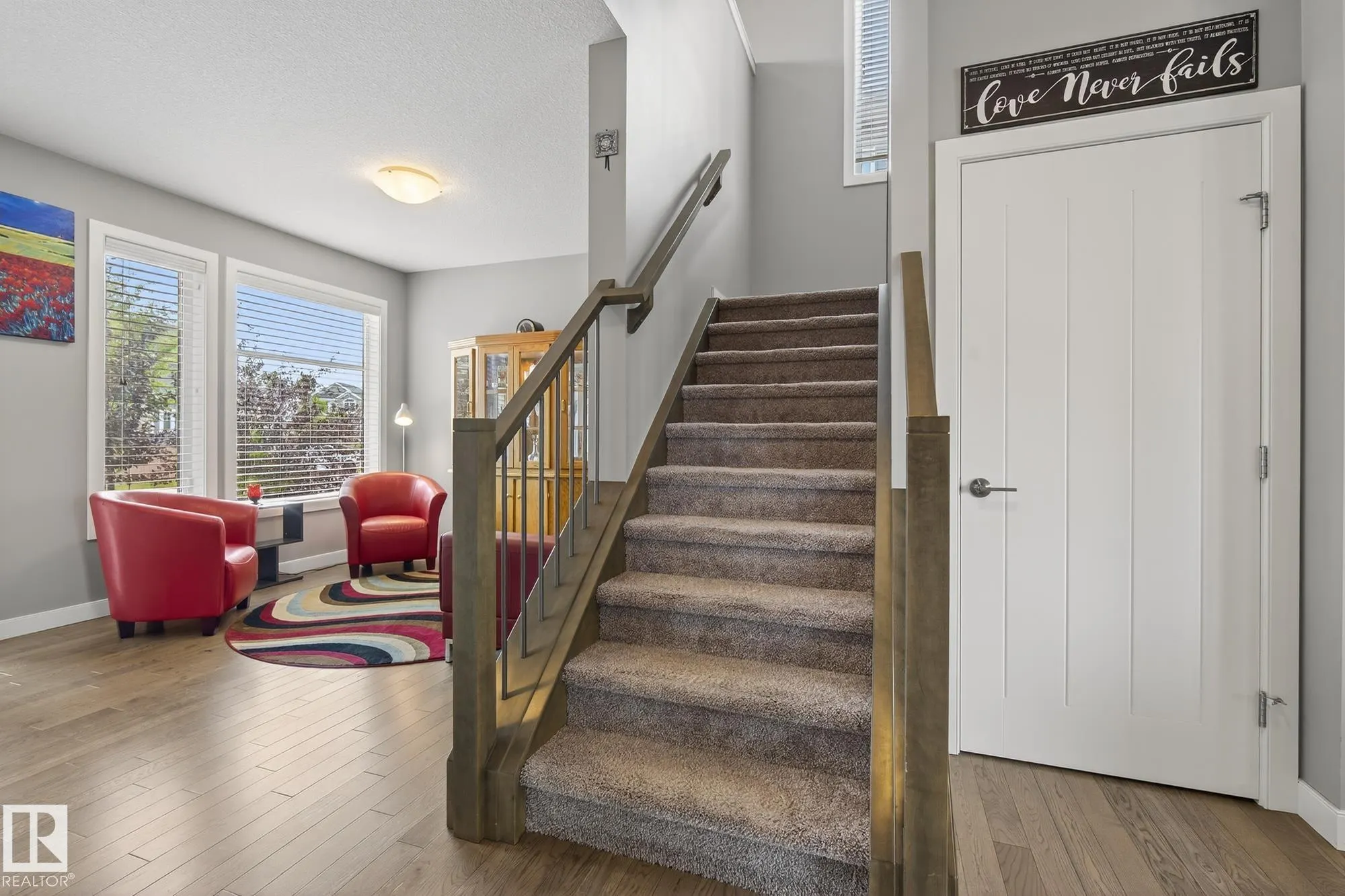 81 ROSEMOUNT Boulevard