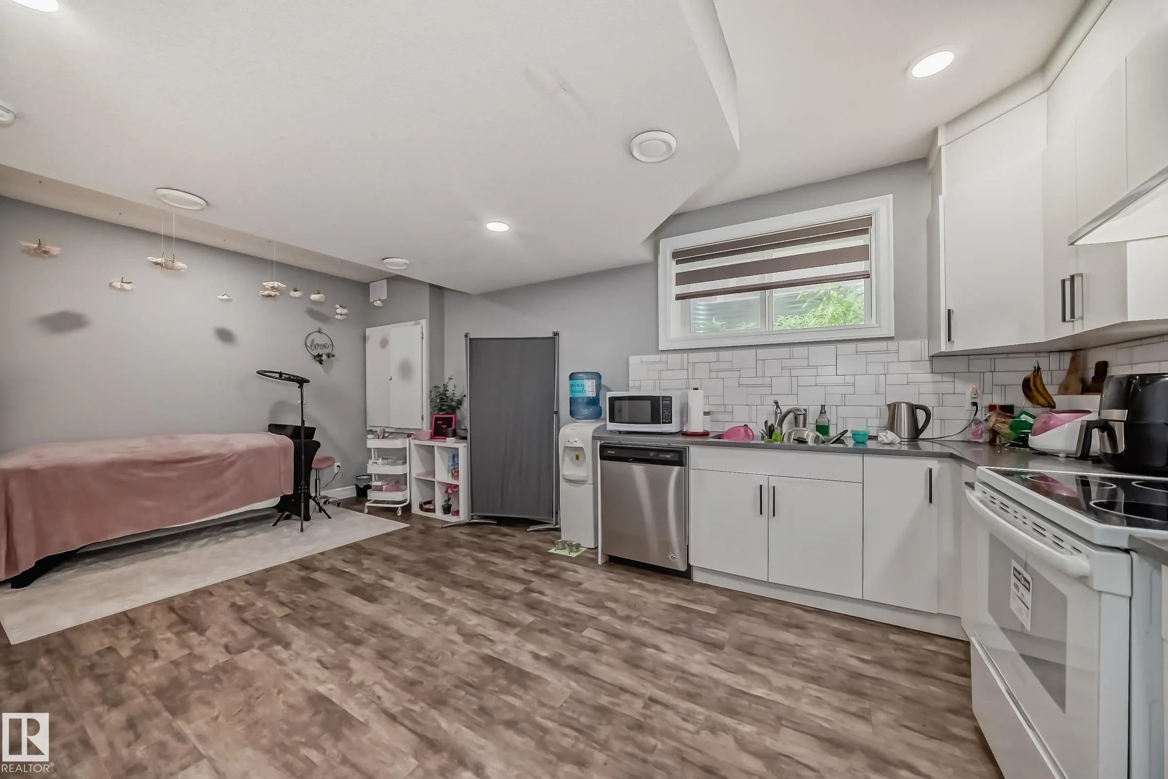 17014 62 Street