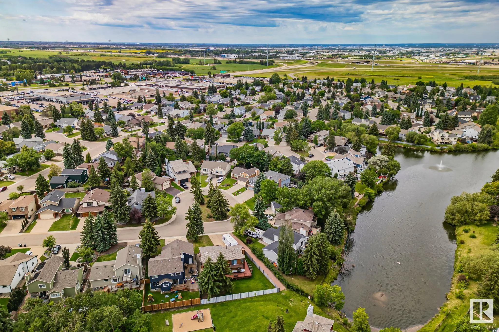 122 VILLAGE Downs