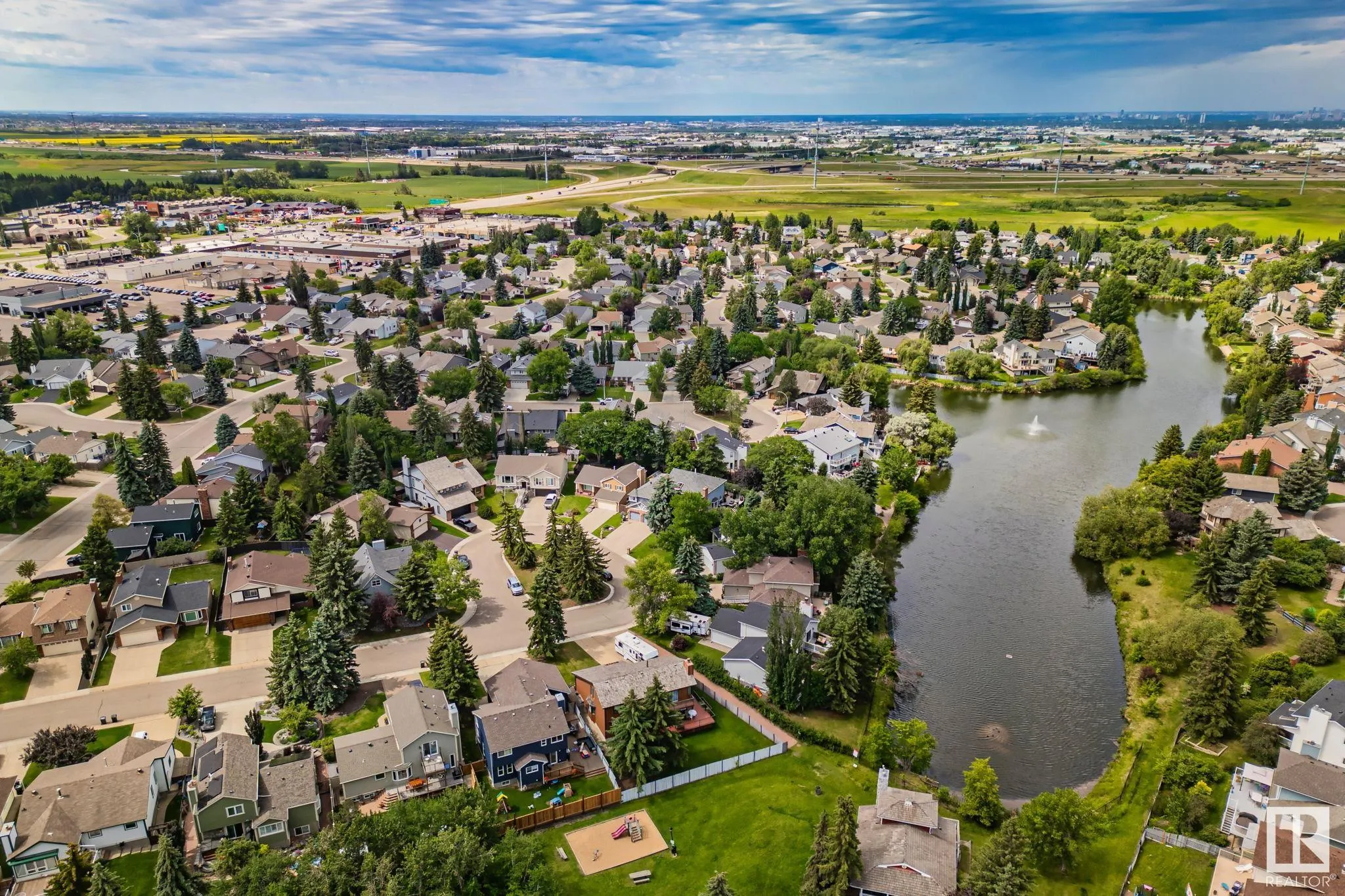 122 VILLAGE Downs