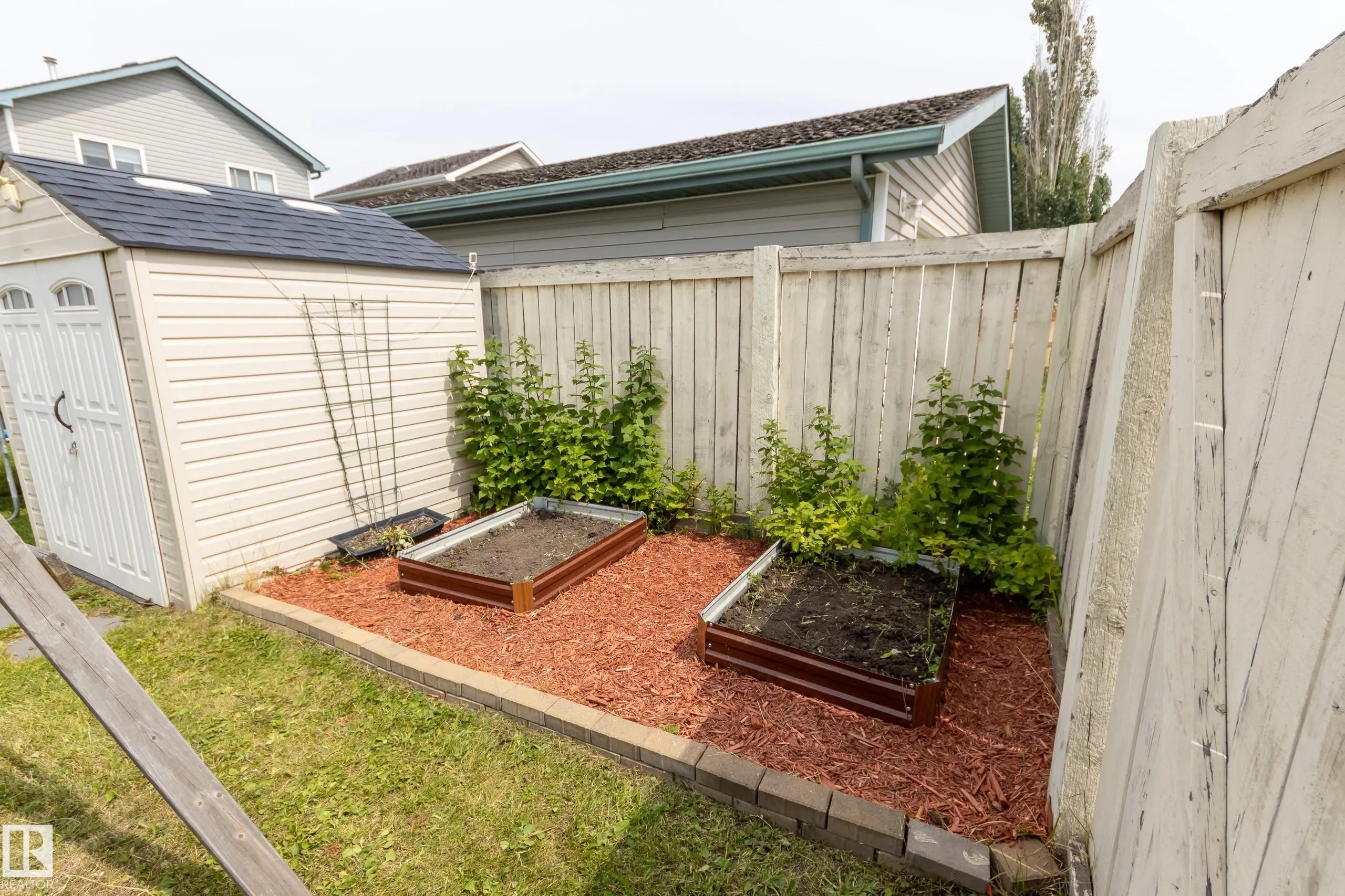 25 HIGHWOOD Boulevard
