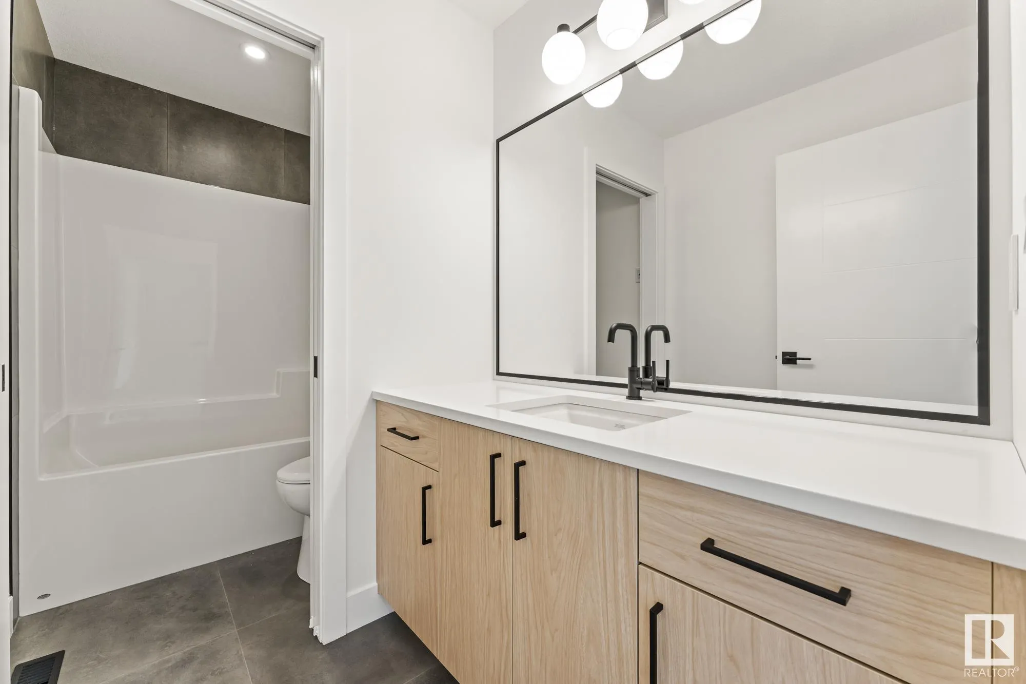 101 Newbury Ci