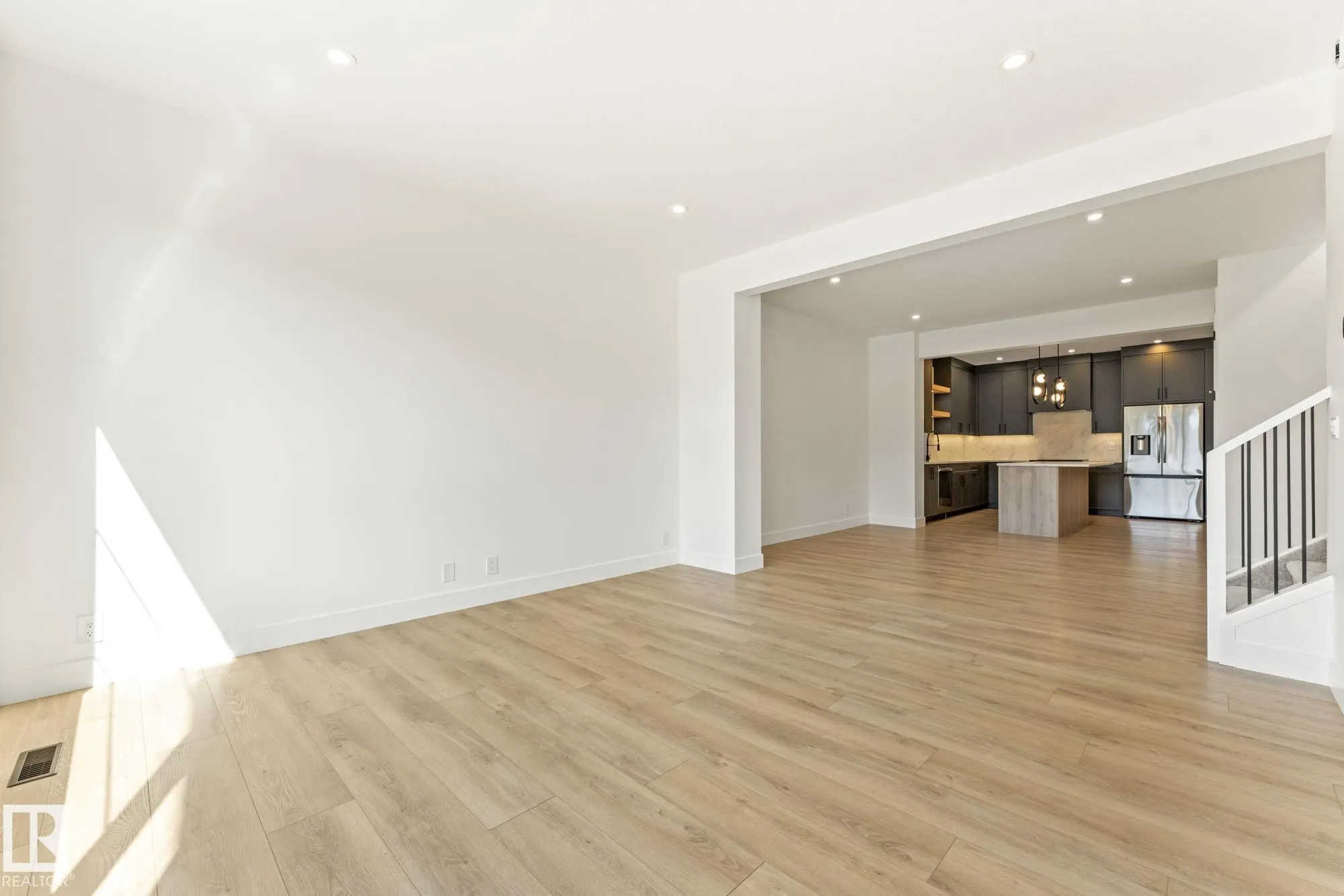 103 Newbury Ci
