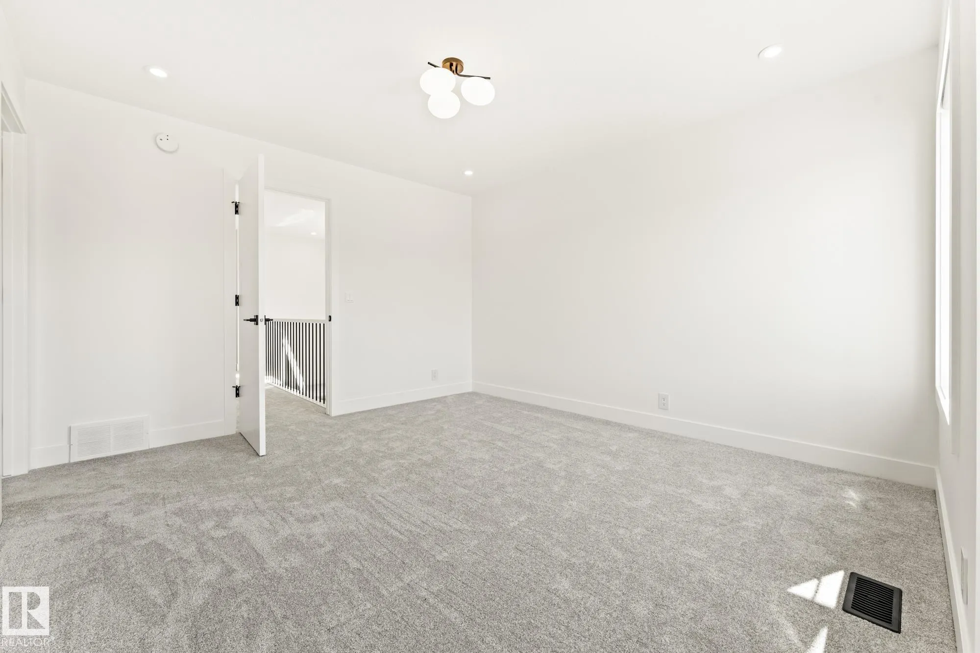 103 Newbury Ci