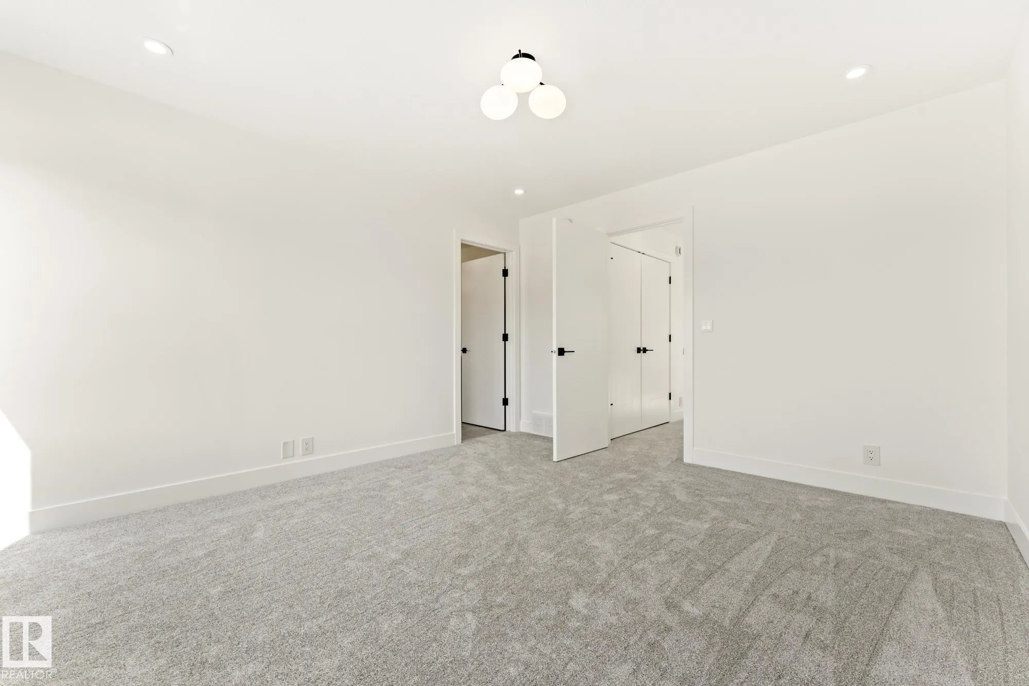 103 Newbury Ci