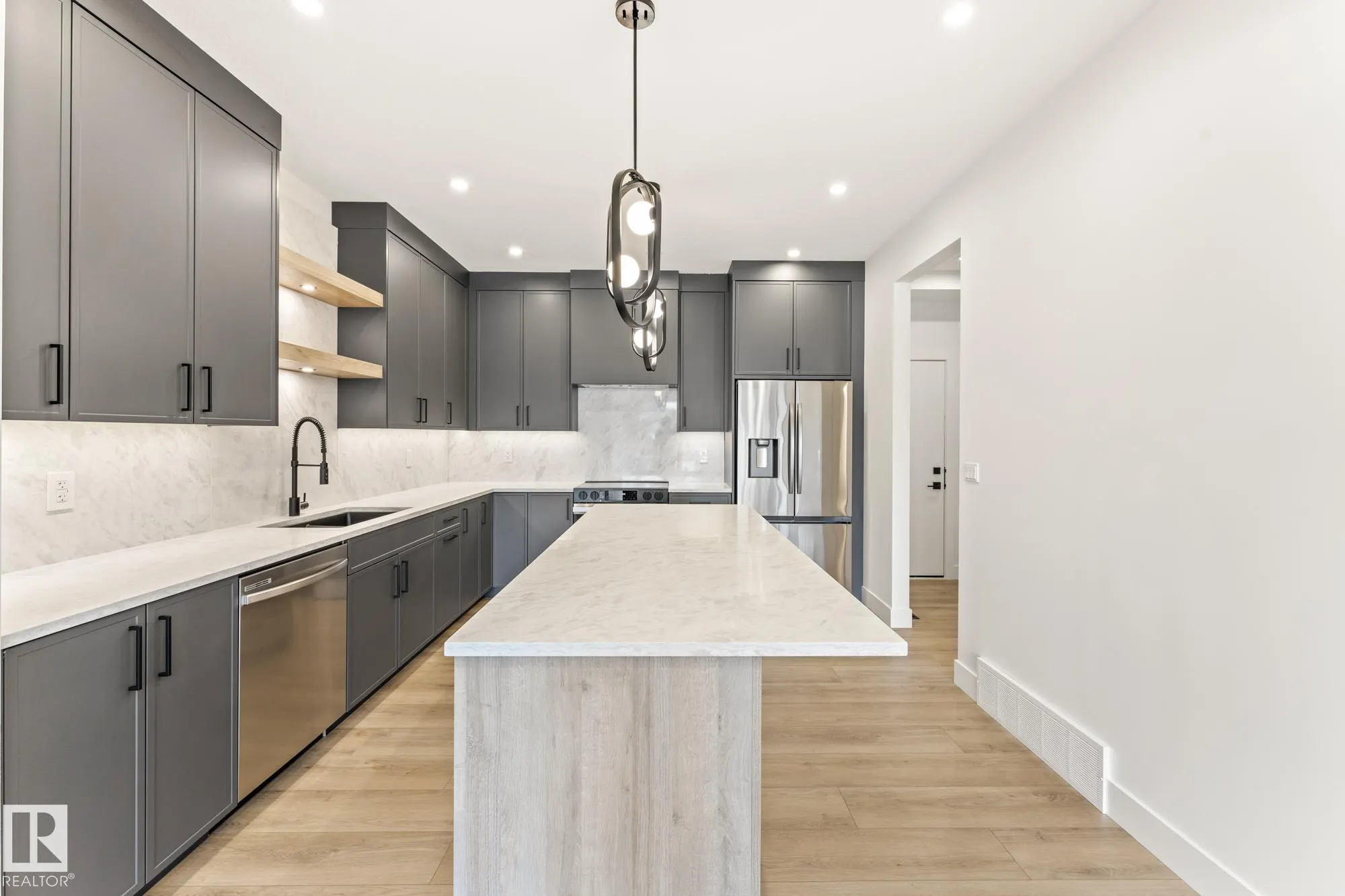 103 Newbury Ci