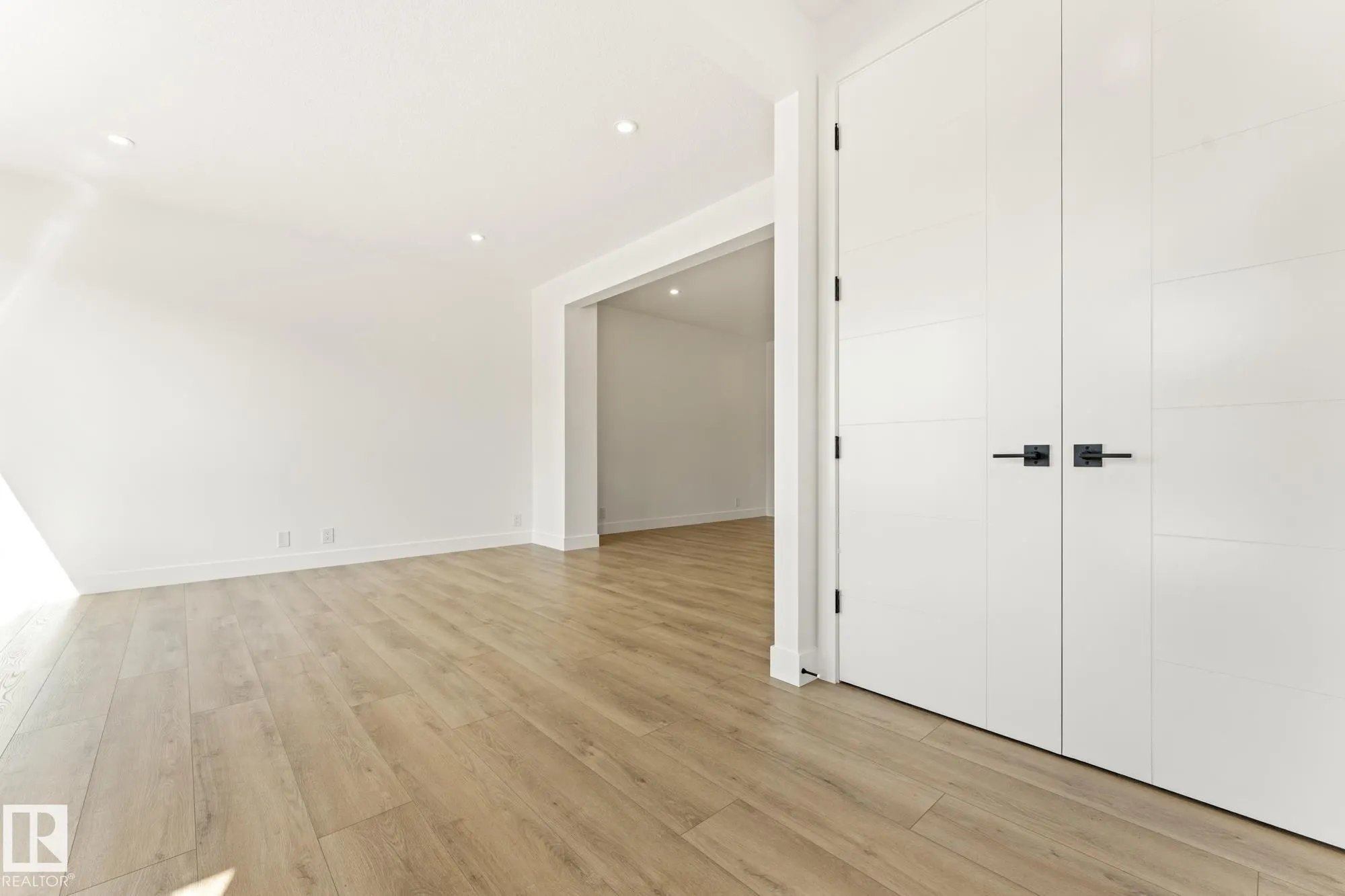 103 Newbury Ci