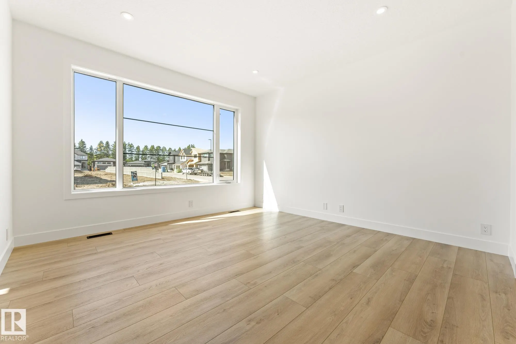 103 Newbury Ci