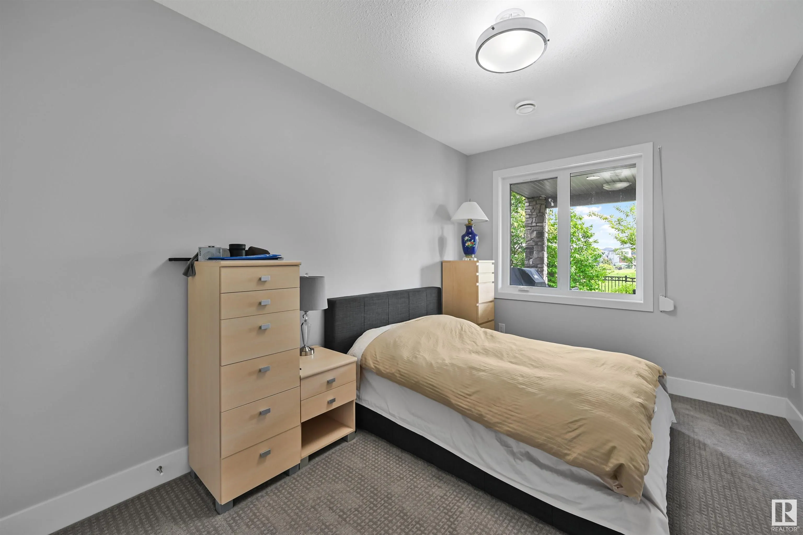1025 HUCKELL Place