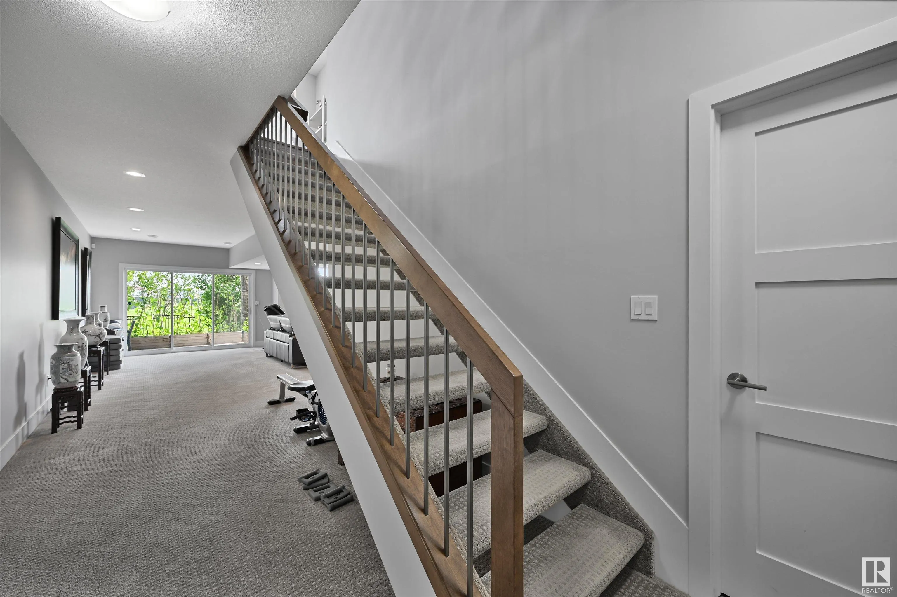 1025 HUCKELL Place