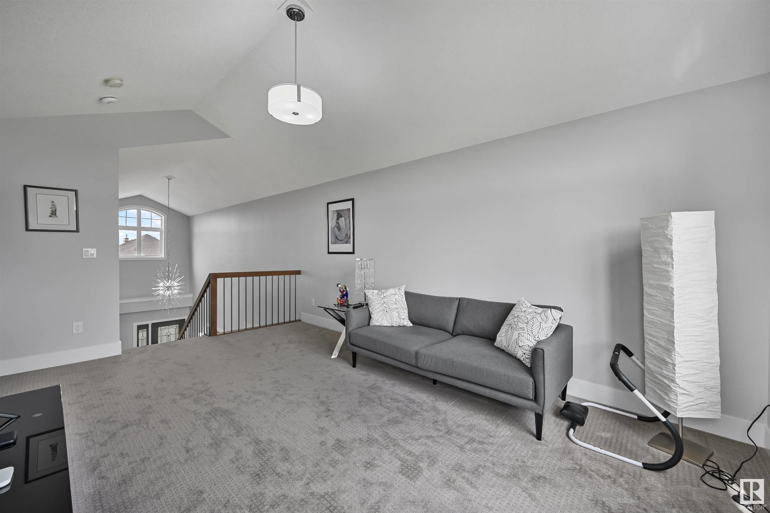 1025 HUCKELL Place