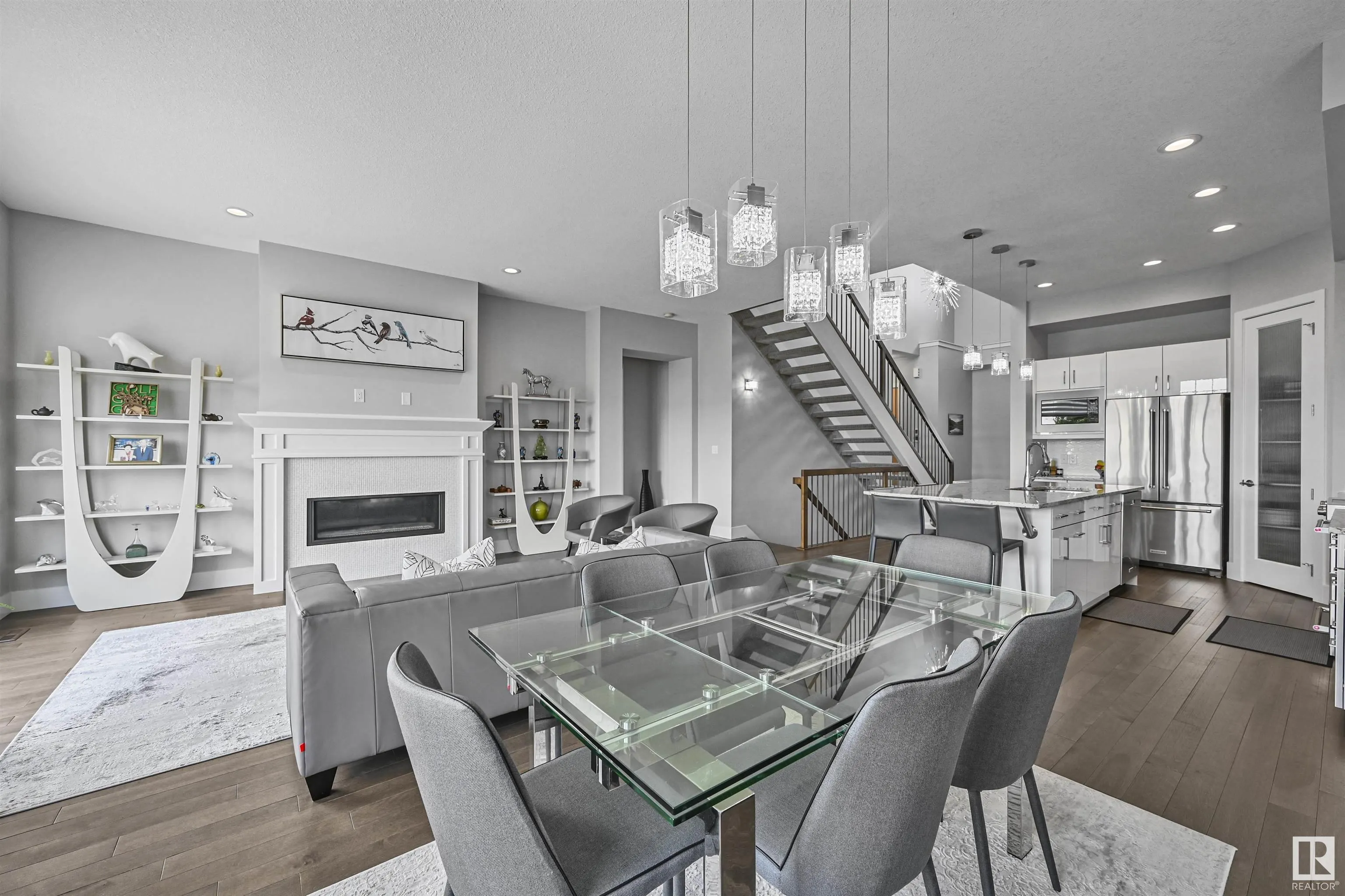 1025 HUCKELL Place