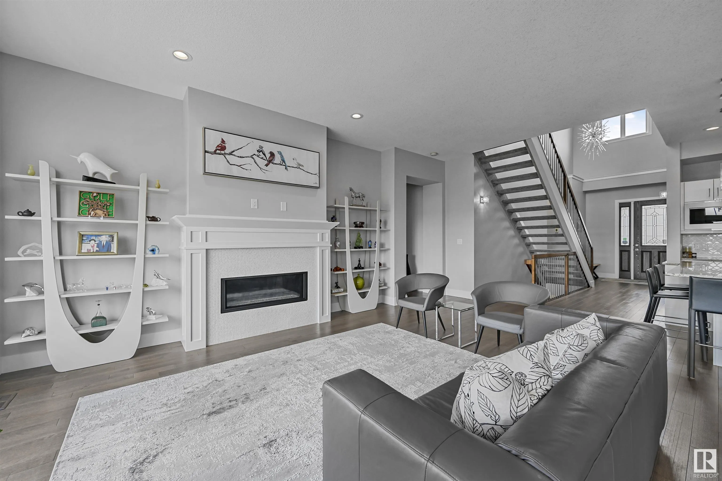 1025 HUCKELL Place