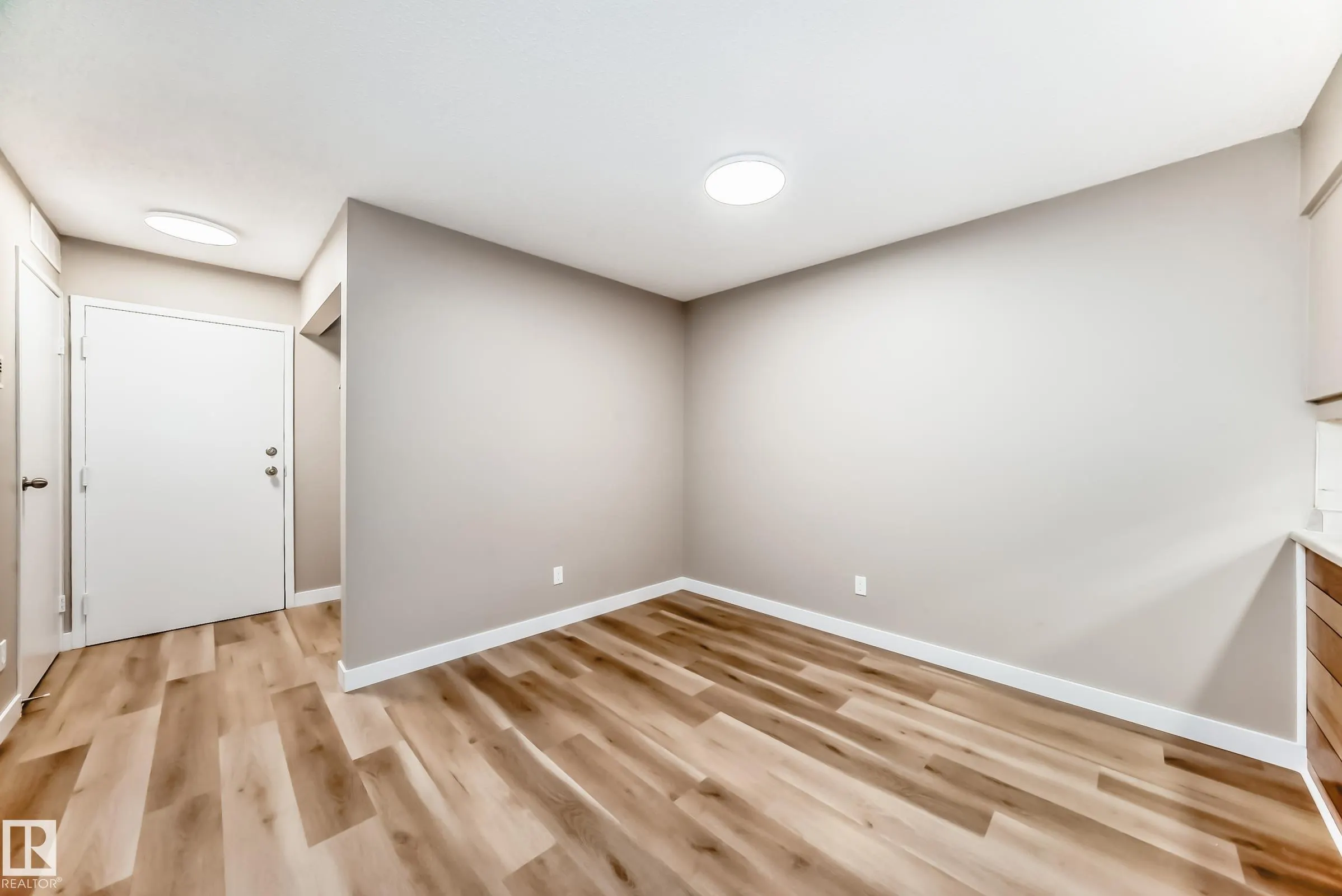 24 Alpine Place