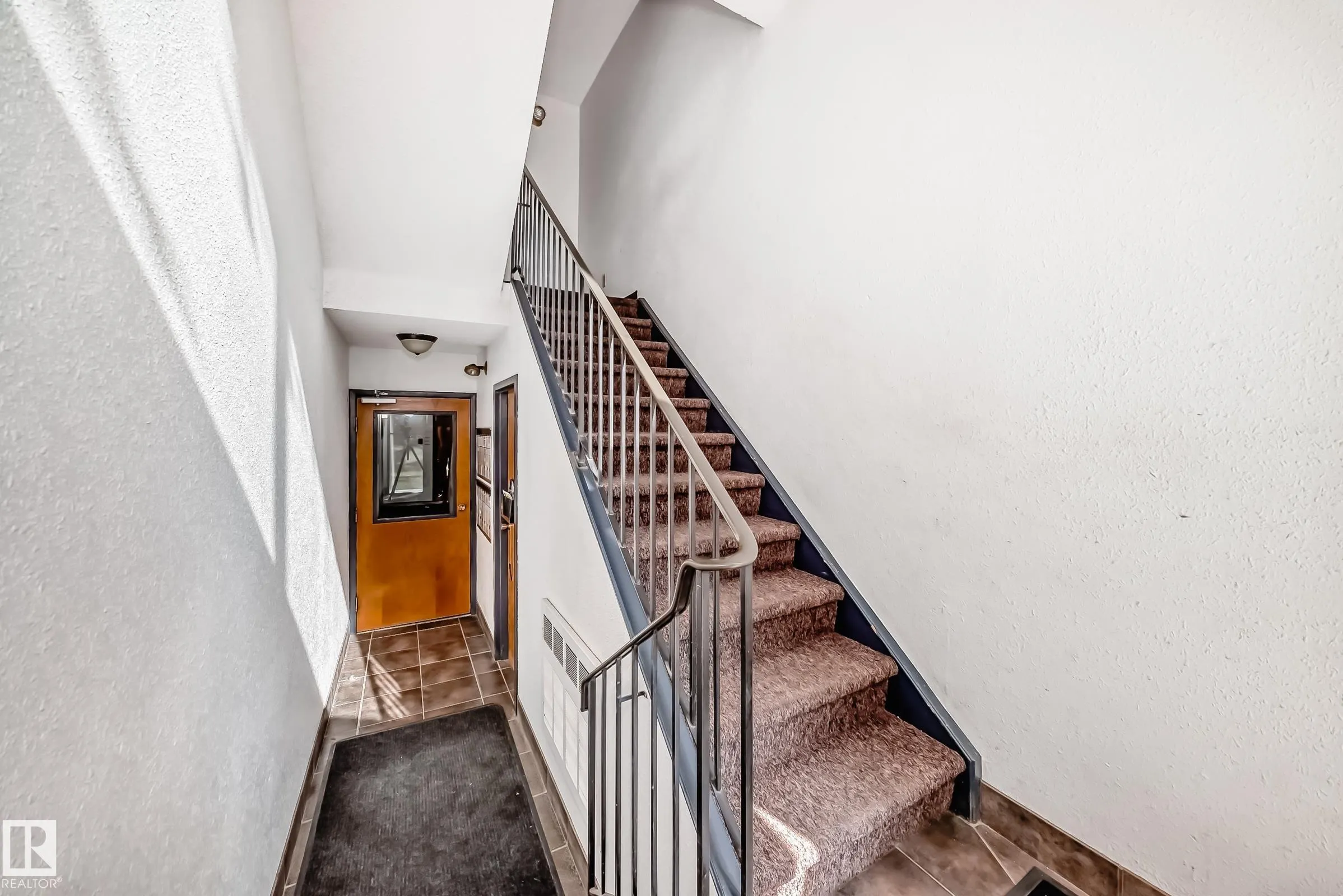 24 Alpine Place