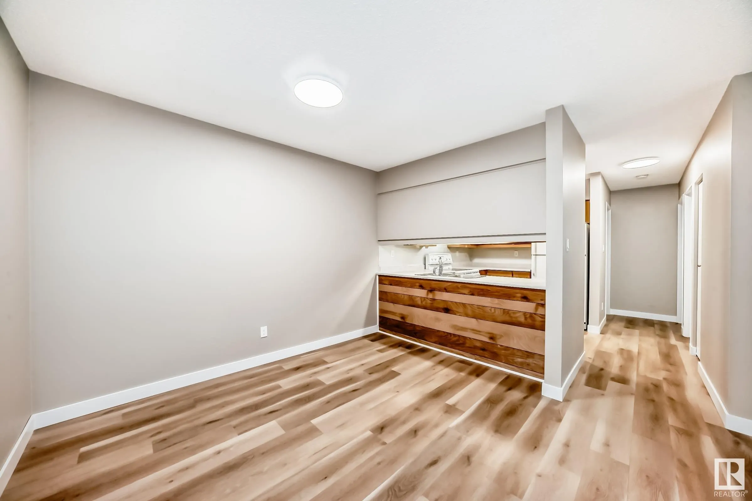 24 Alpine Place