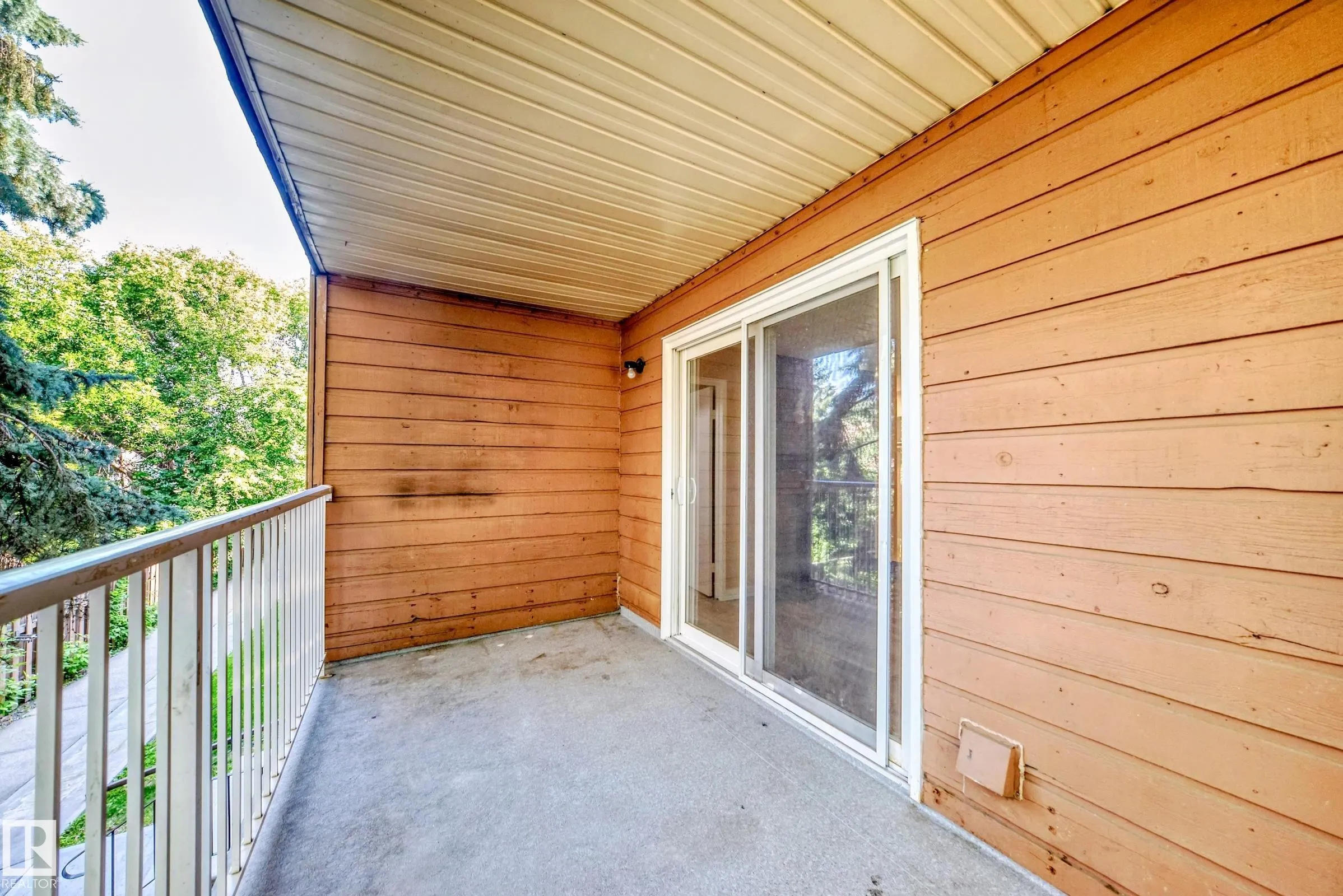 24 Alpine Place