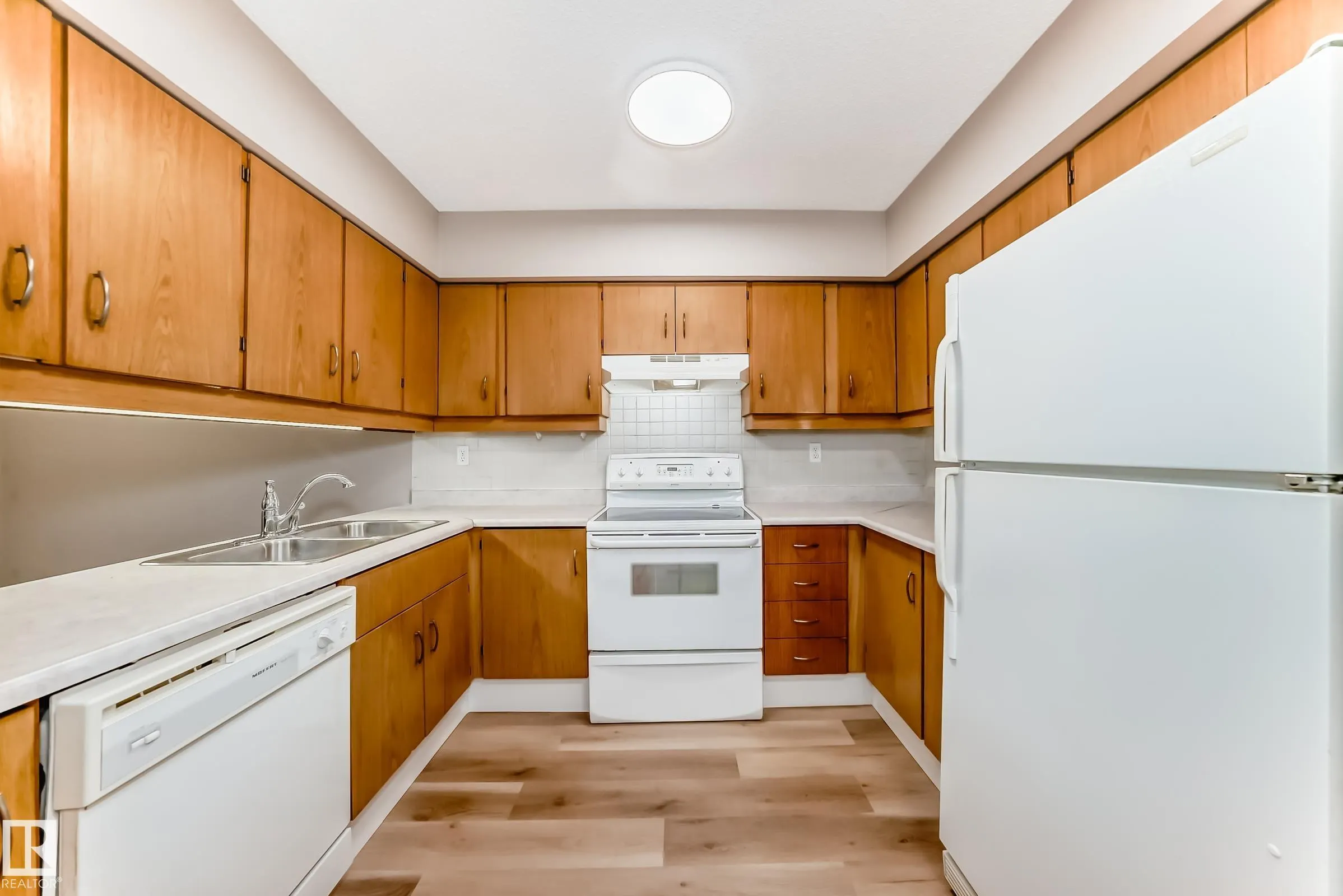 24 Alpine Place