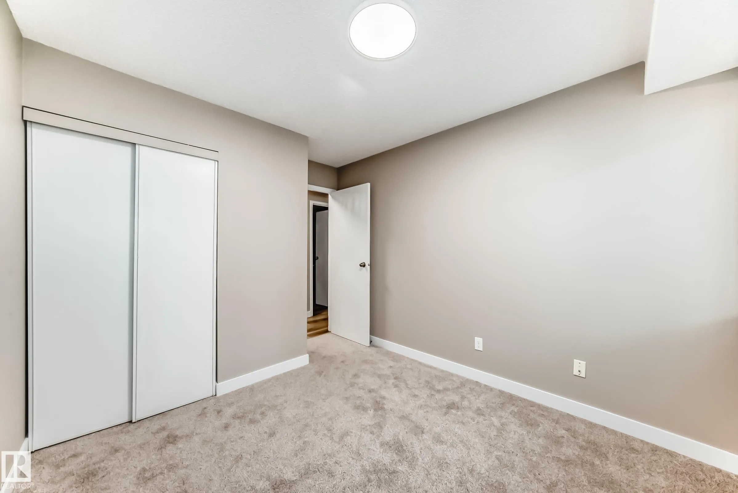 24 Alpine Place