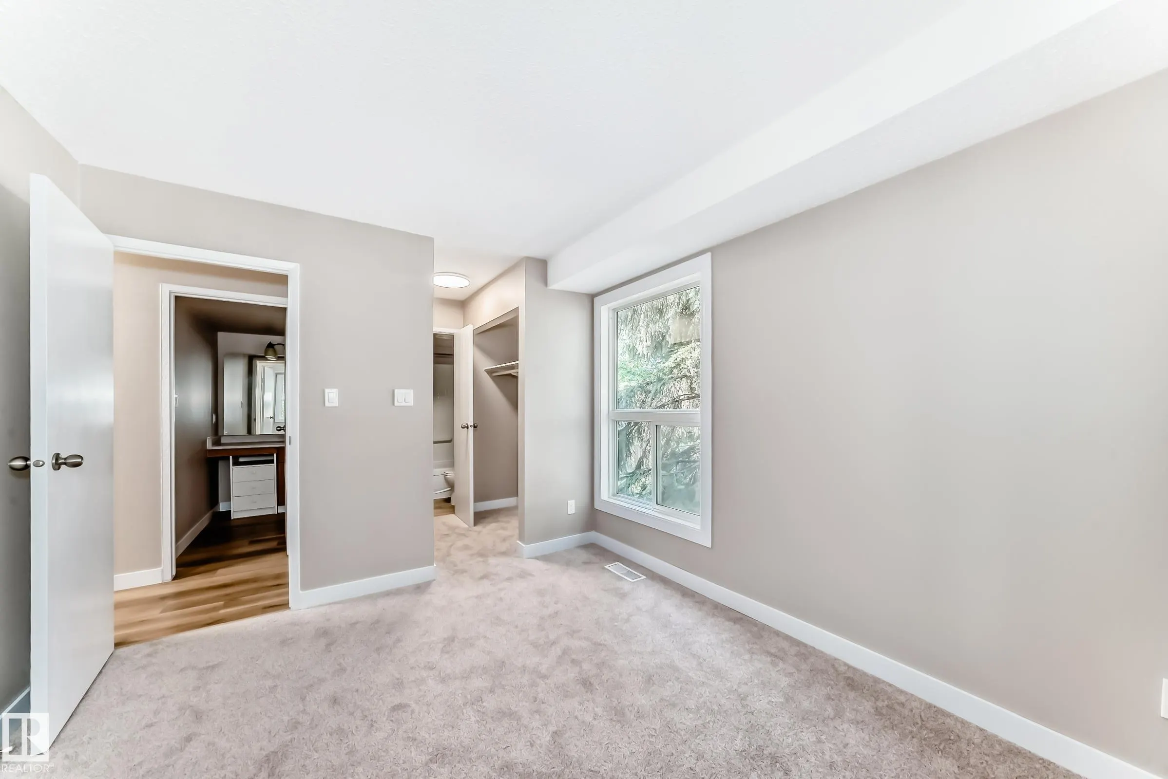 24 Alpine Place