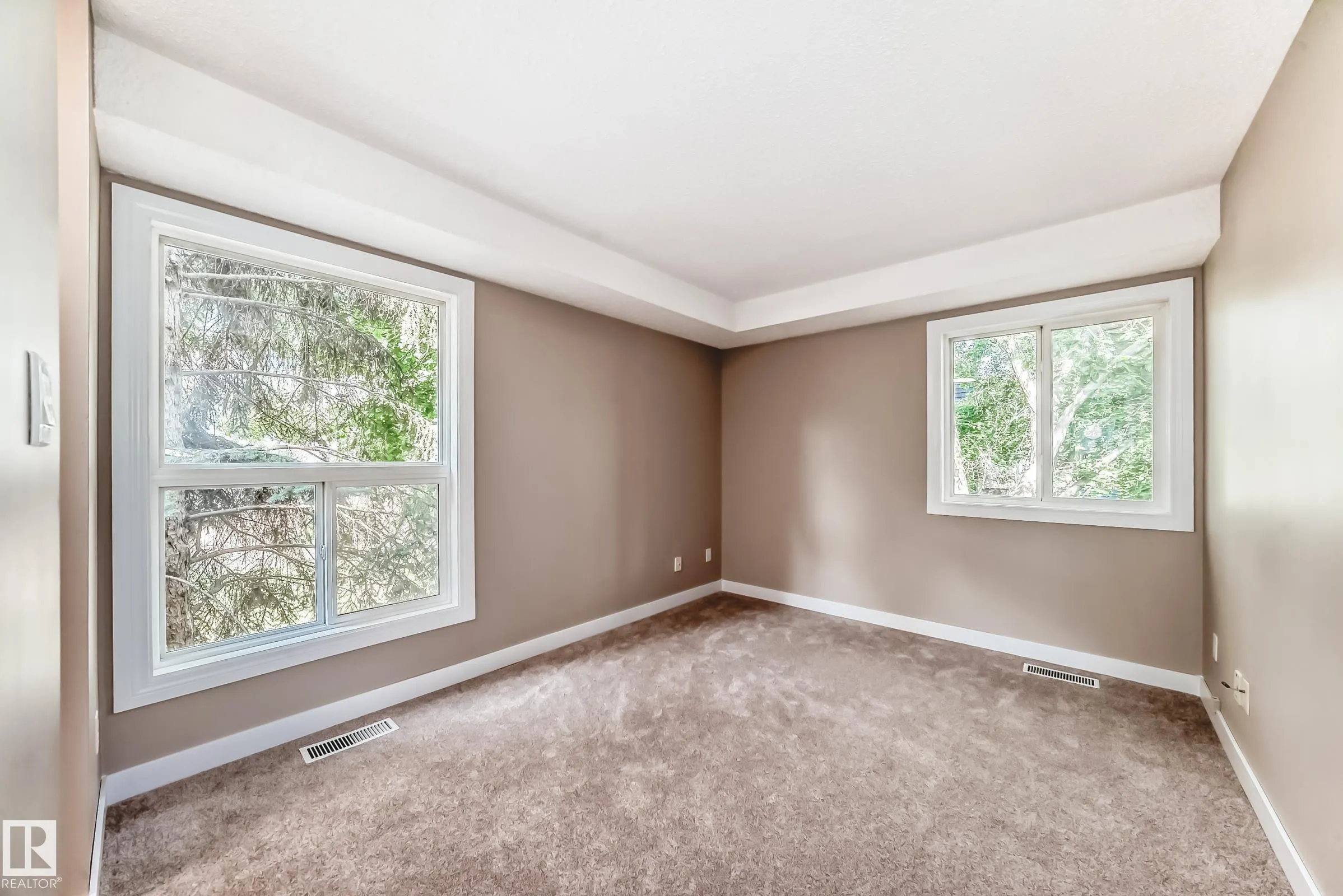 24 Alpine Place