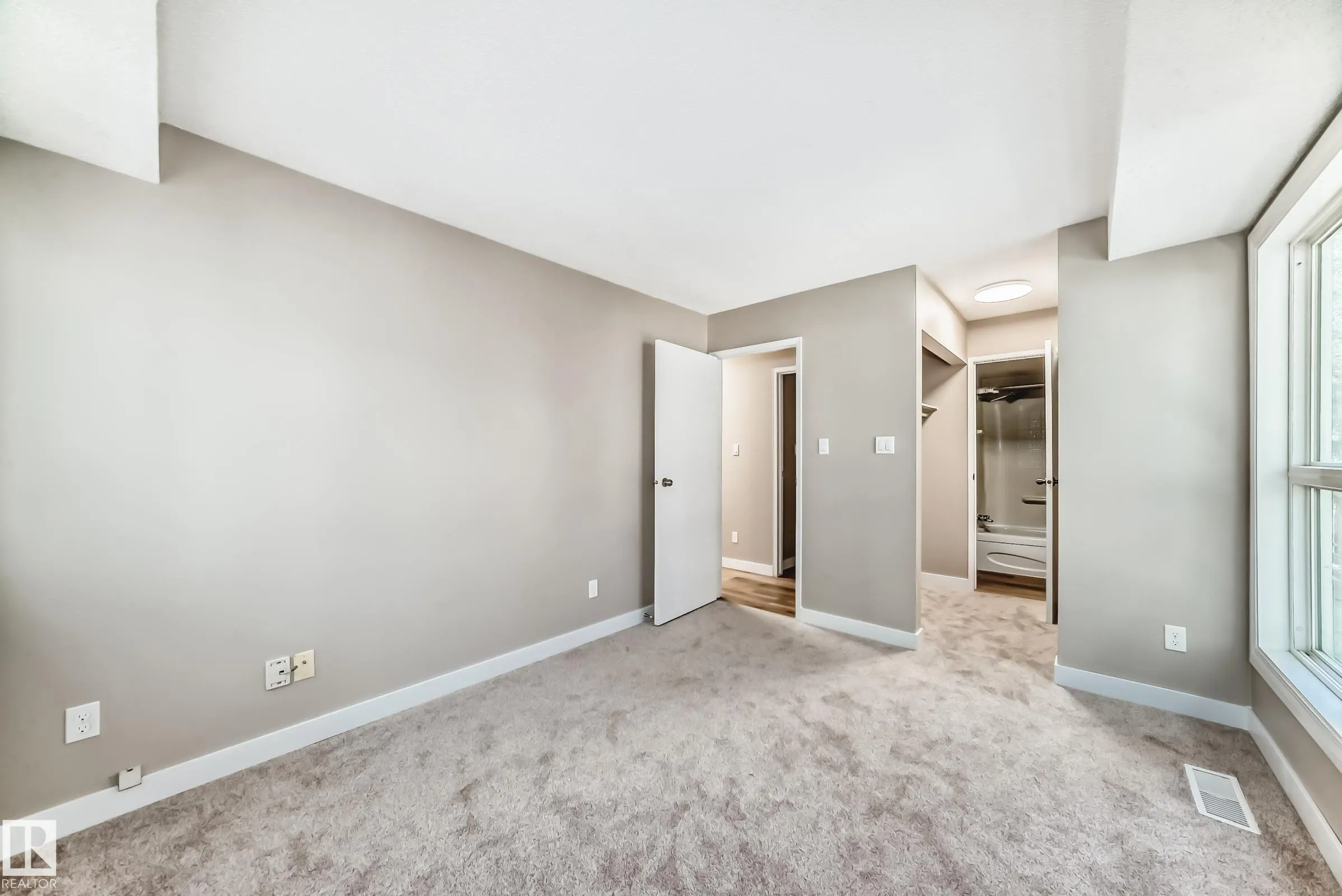 24 Alpine Place