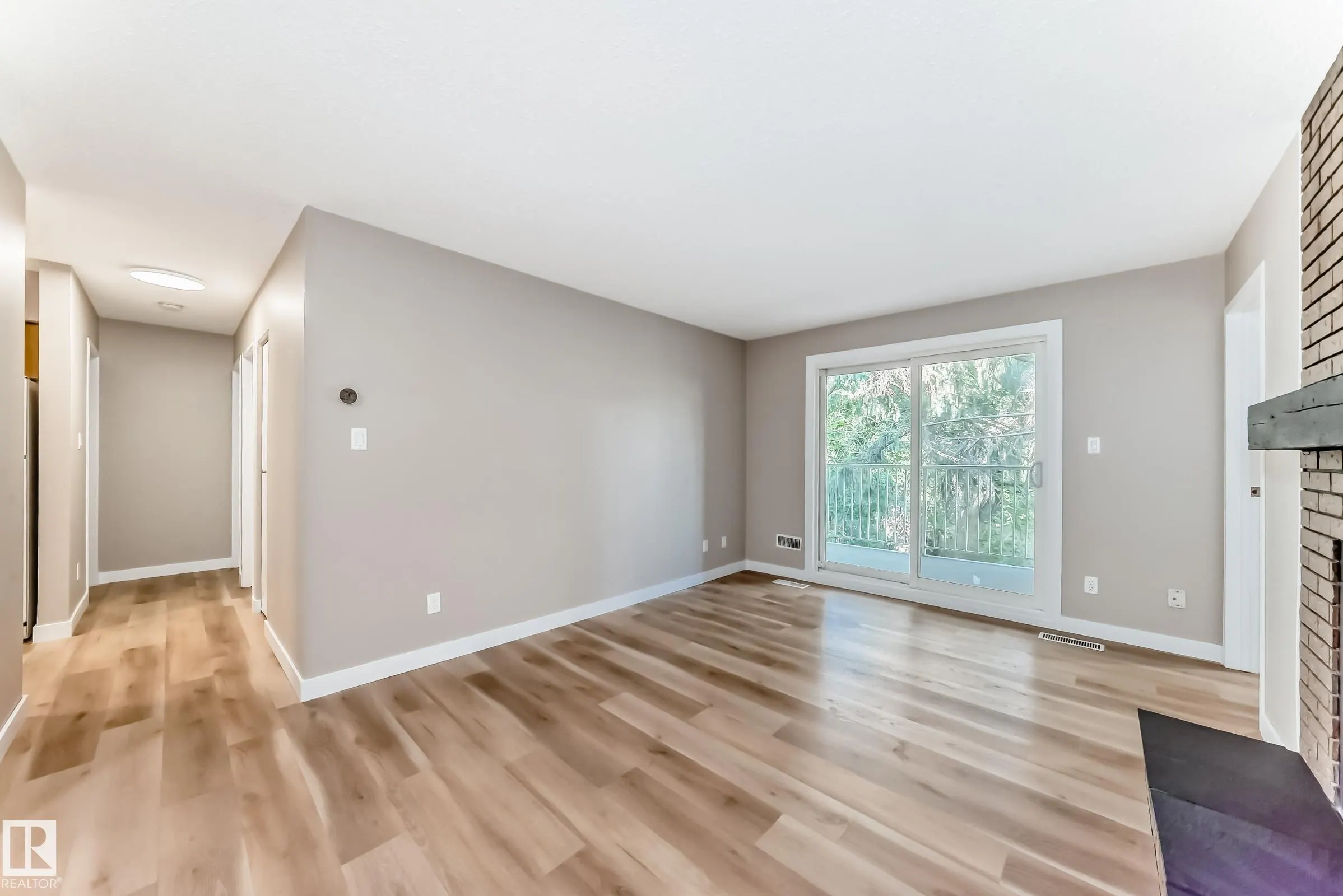24 Alpine Place