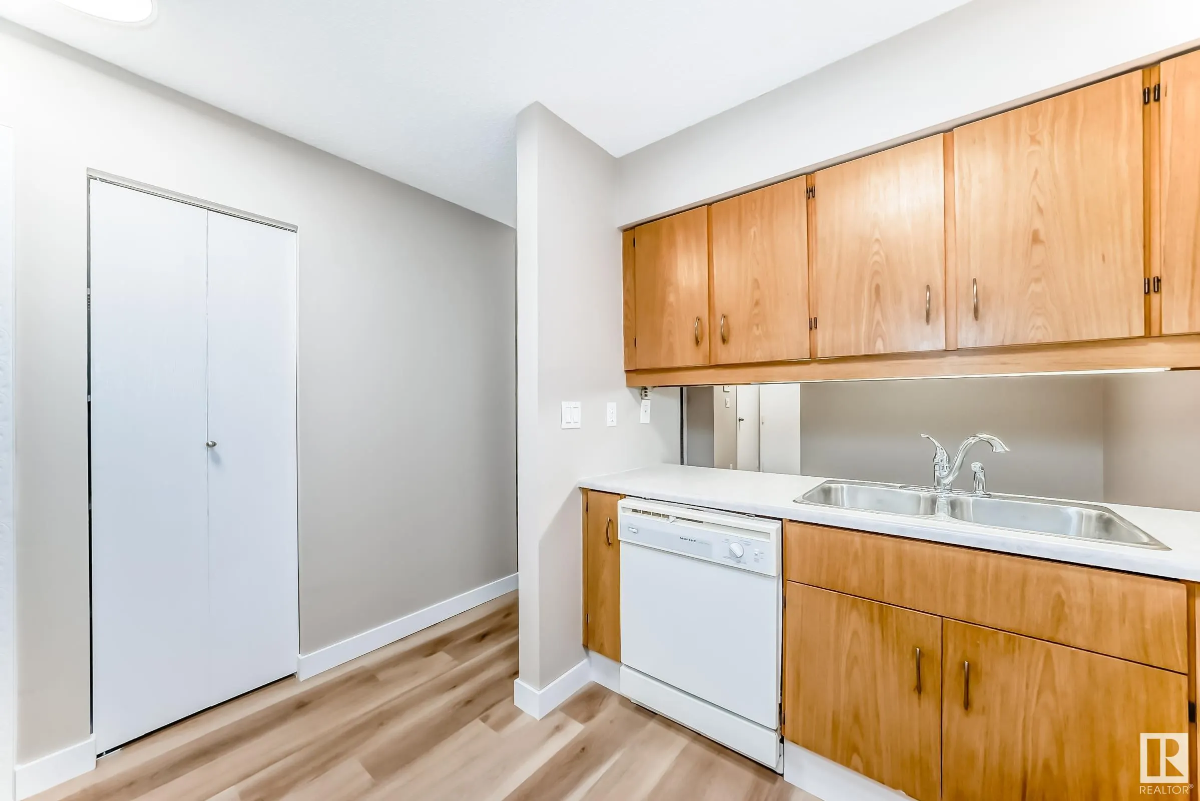 24 Alpine Place
