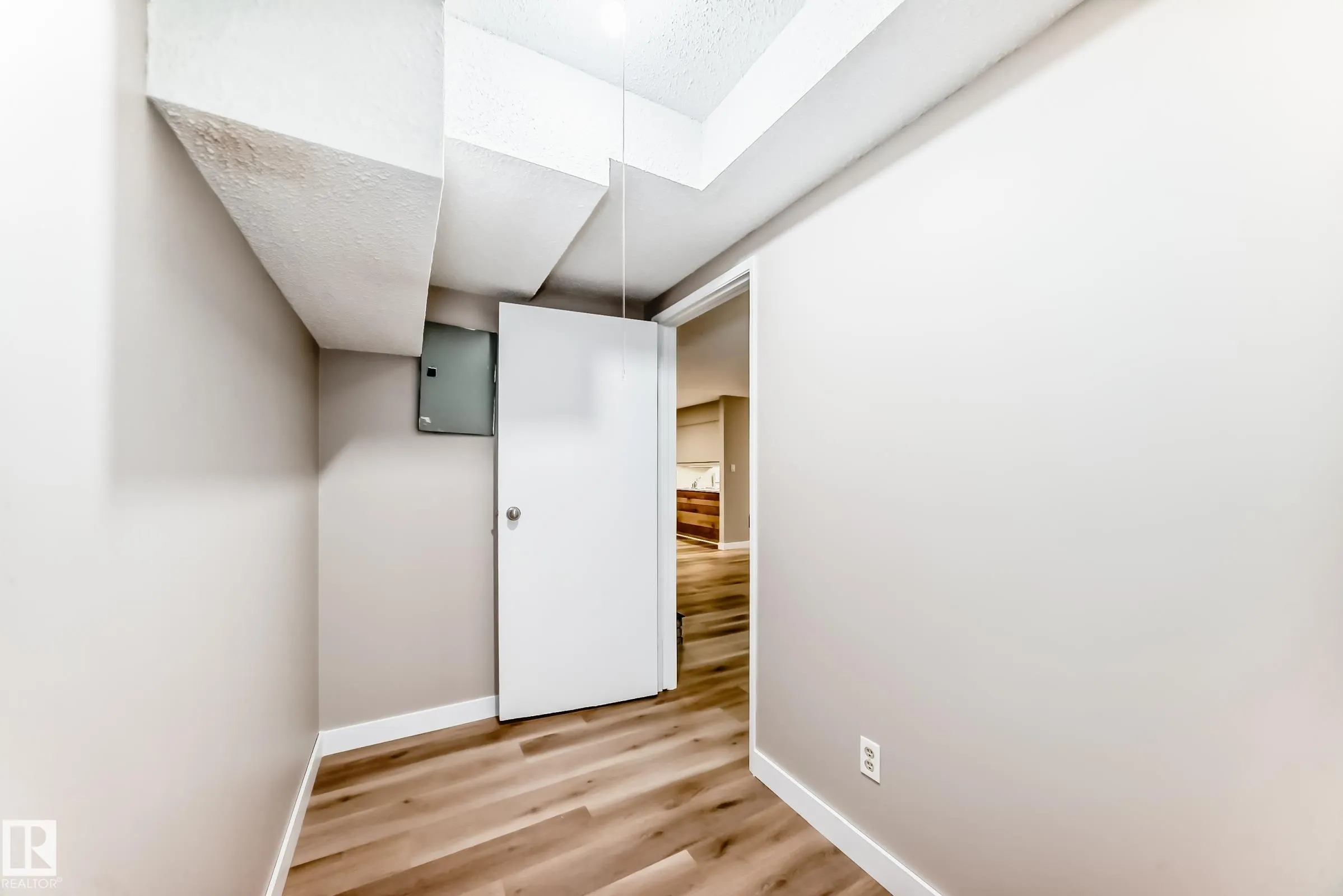 24 Alpine Place