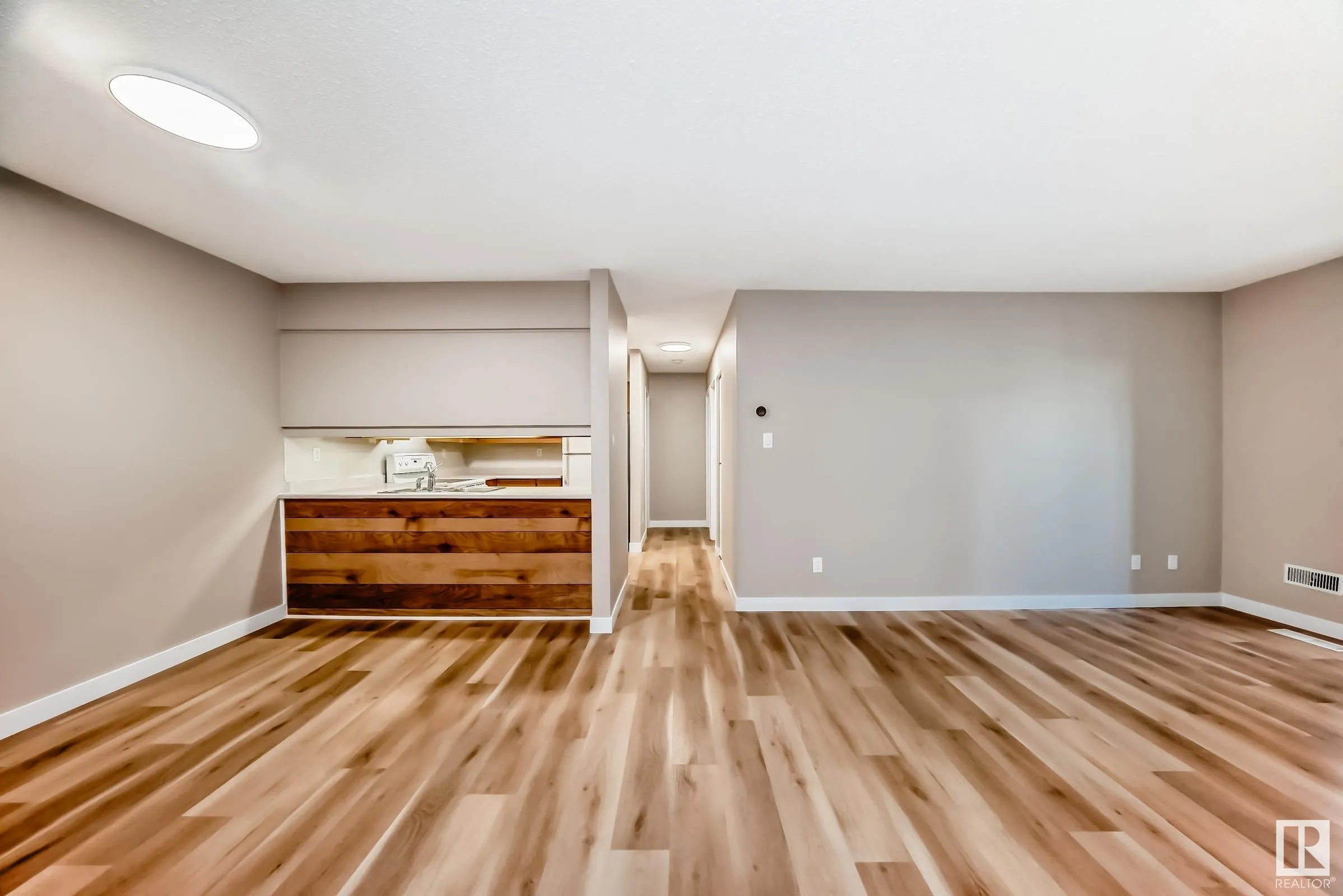 24 Alpine Place