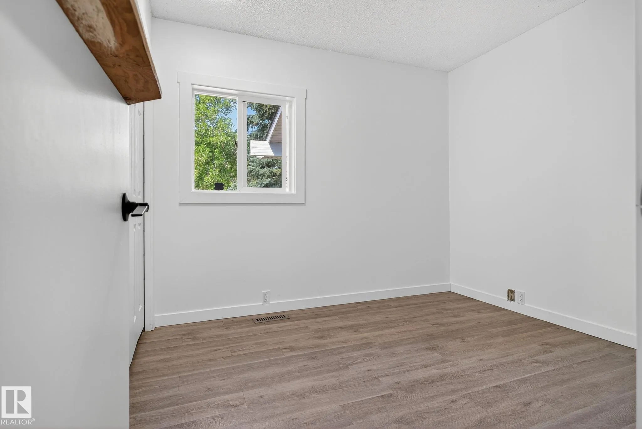 133 GARNET Road