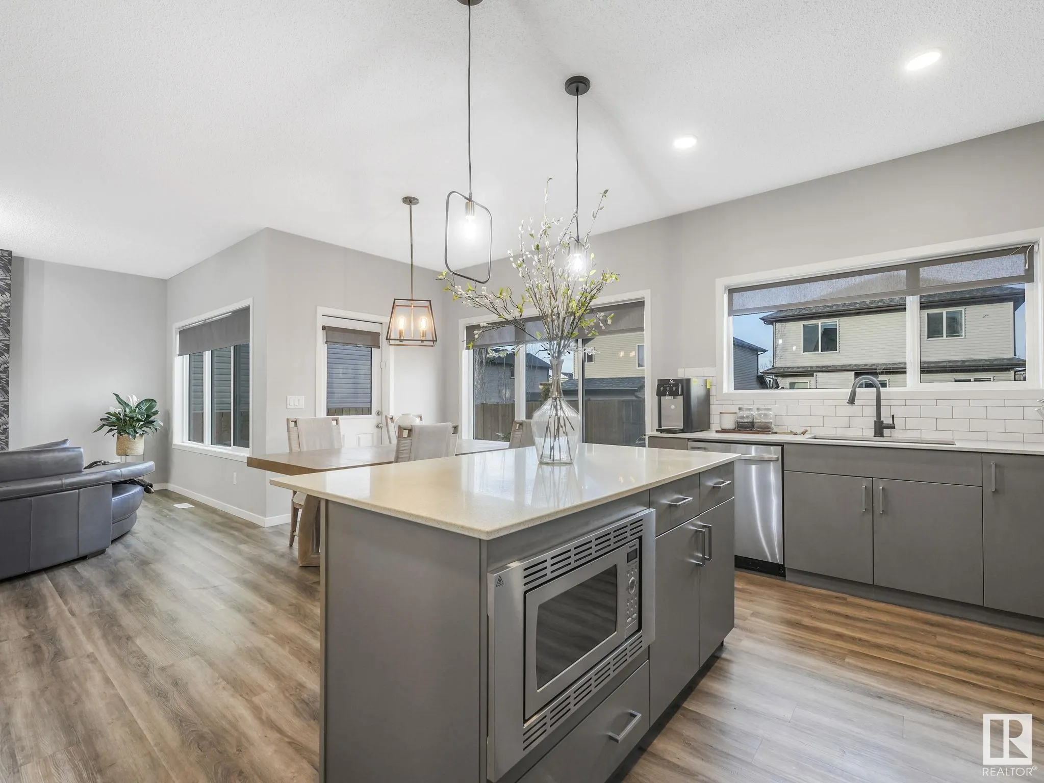 10 AUTUMNWOOD Crescent