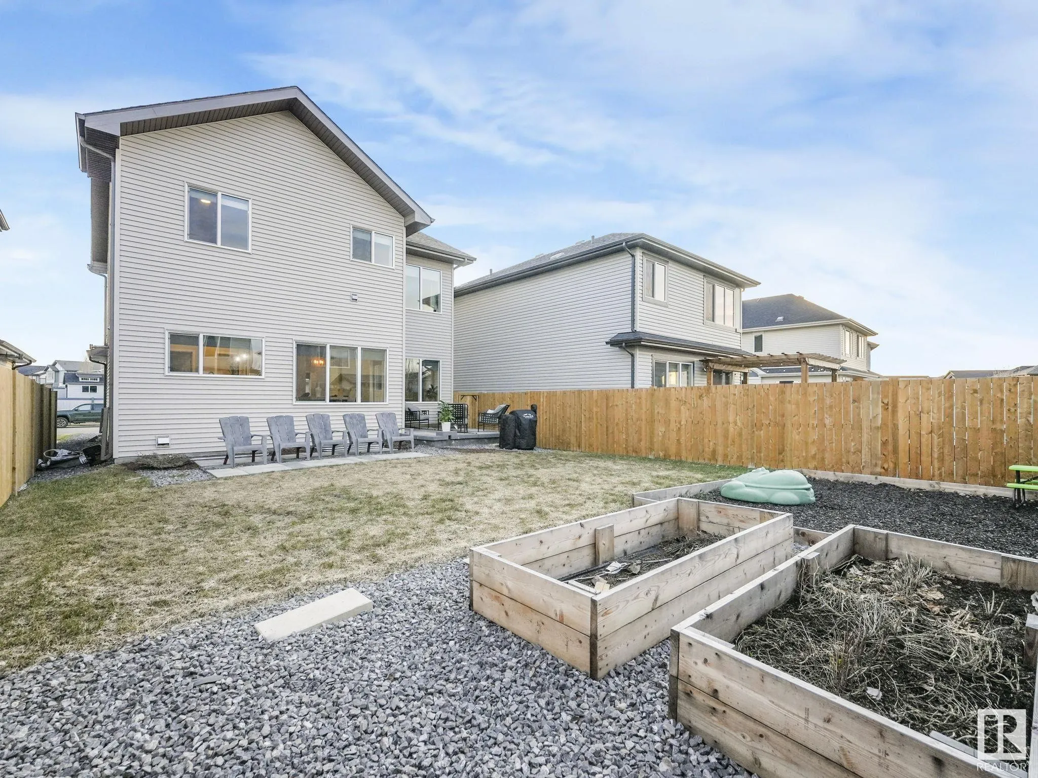 10 AUTUMNWOOD Crescent