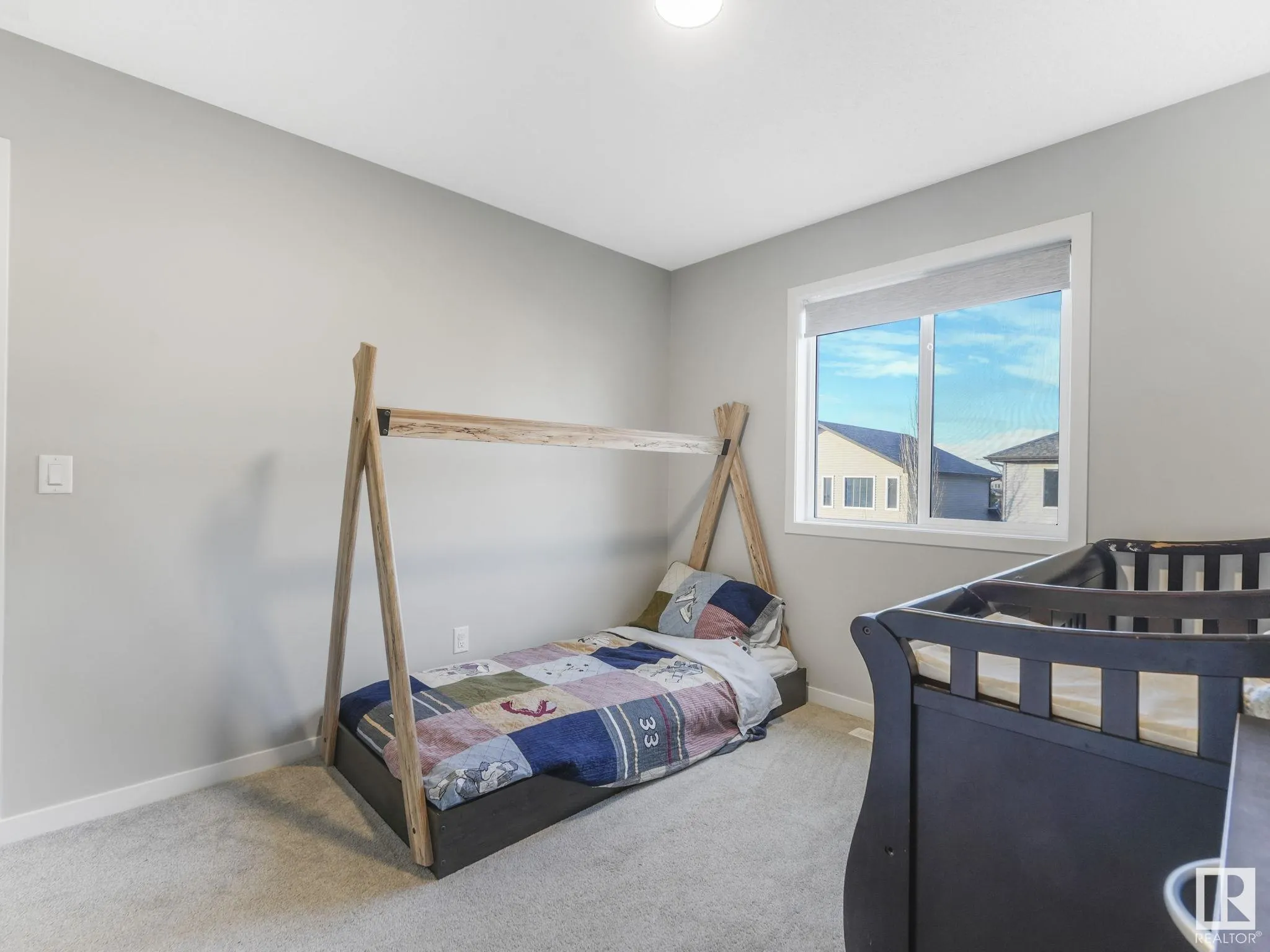 10 AUTUMNWOOD Crescent