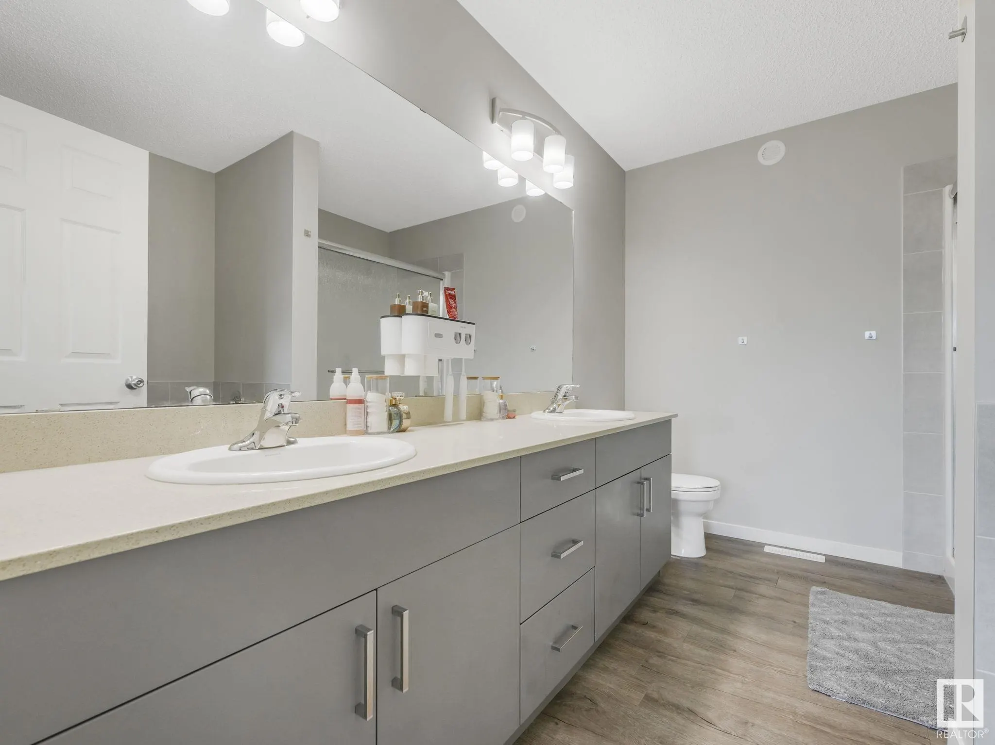 10 AUTUMNWOOD Crescent
